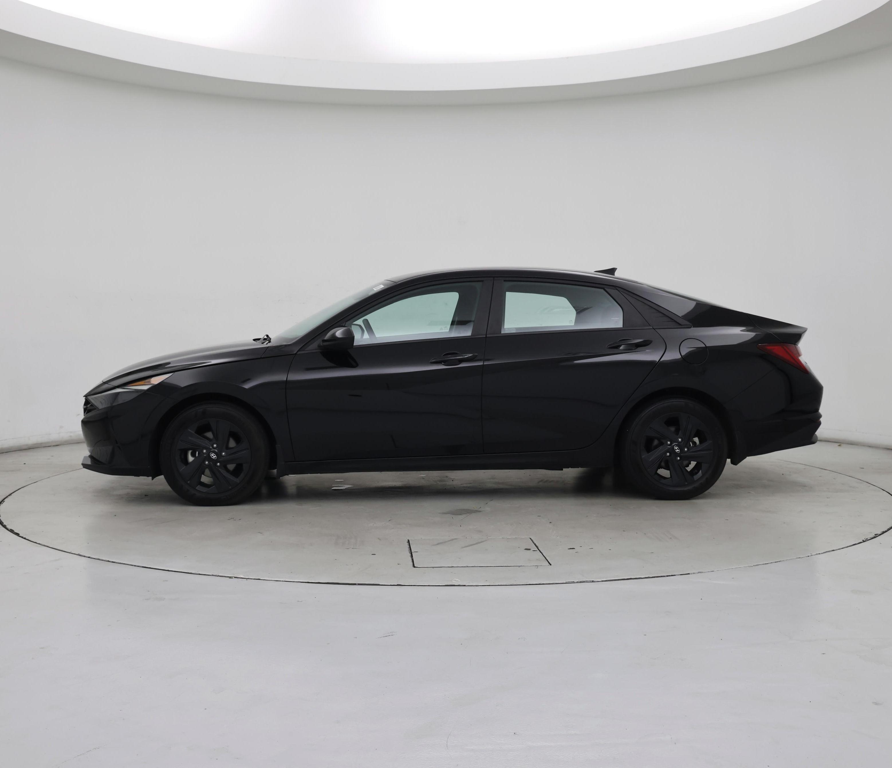 Thumbnail: 2023 Hyundai Elantra - 3