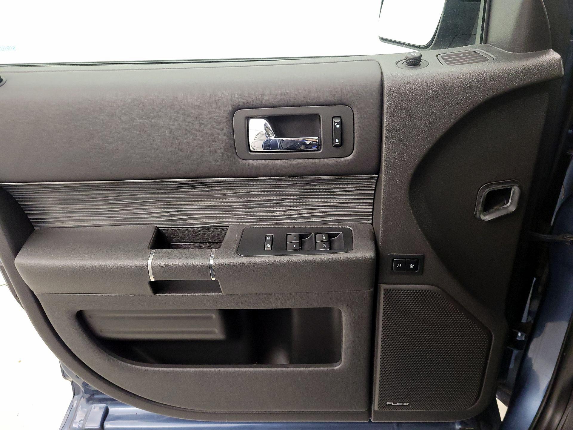 Thumbnail: 2018 Ford Flex - 12