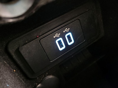 USB/AUX Ports