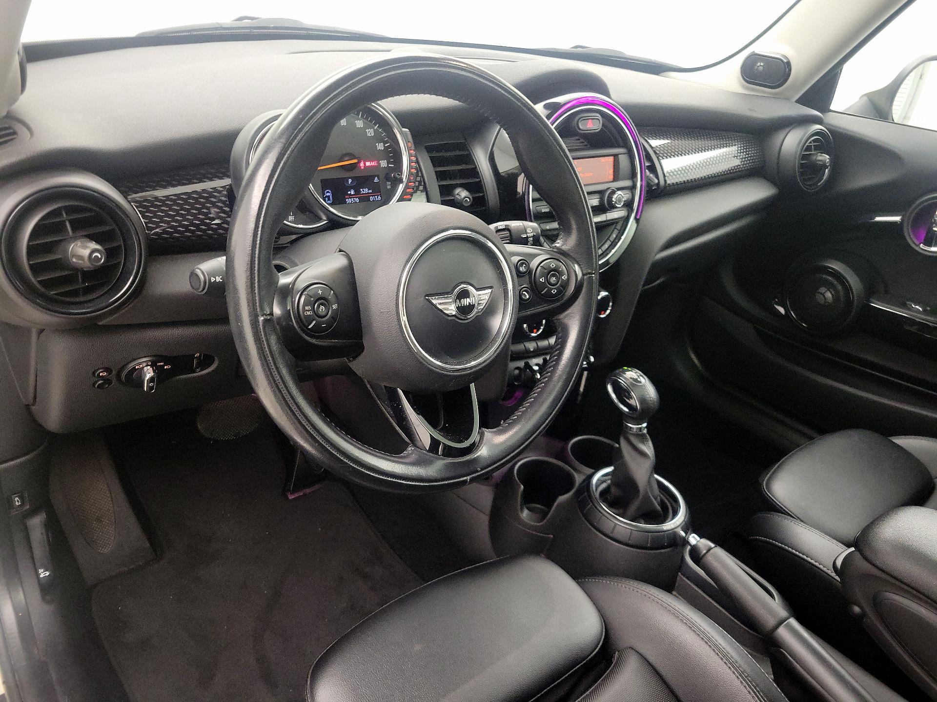 Thumbnail: 2016 MINI Cooper Hardtop - 9