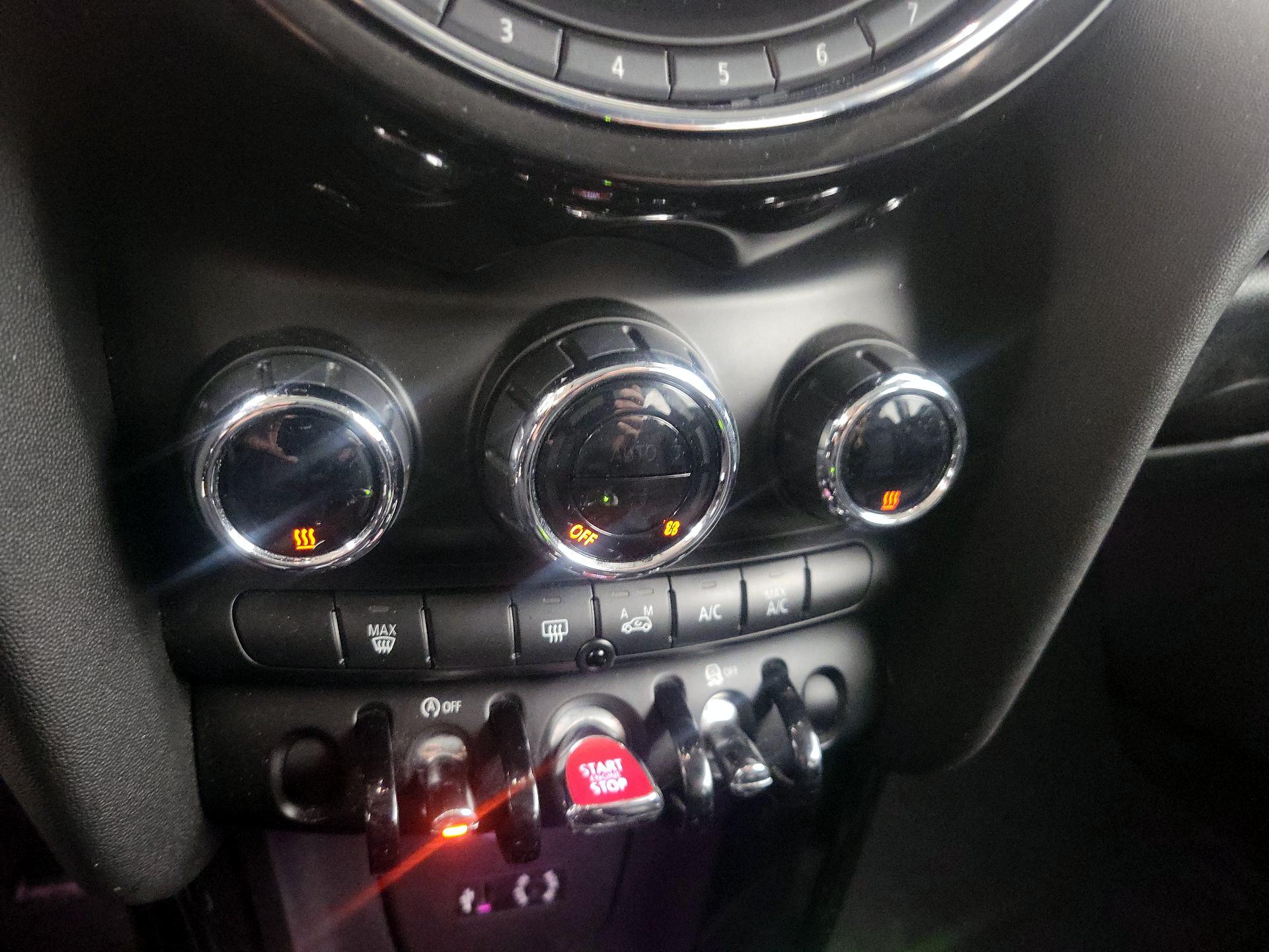 Thumbnail: 2016 MINI Cooper Hardtop - 15