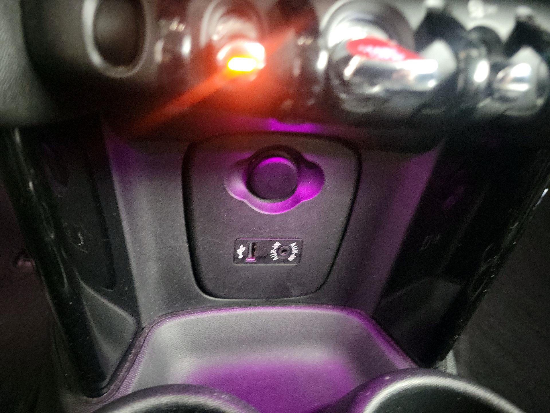 Thumbnail: 2016 MINI Cooper Hardtop - 17