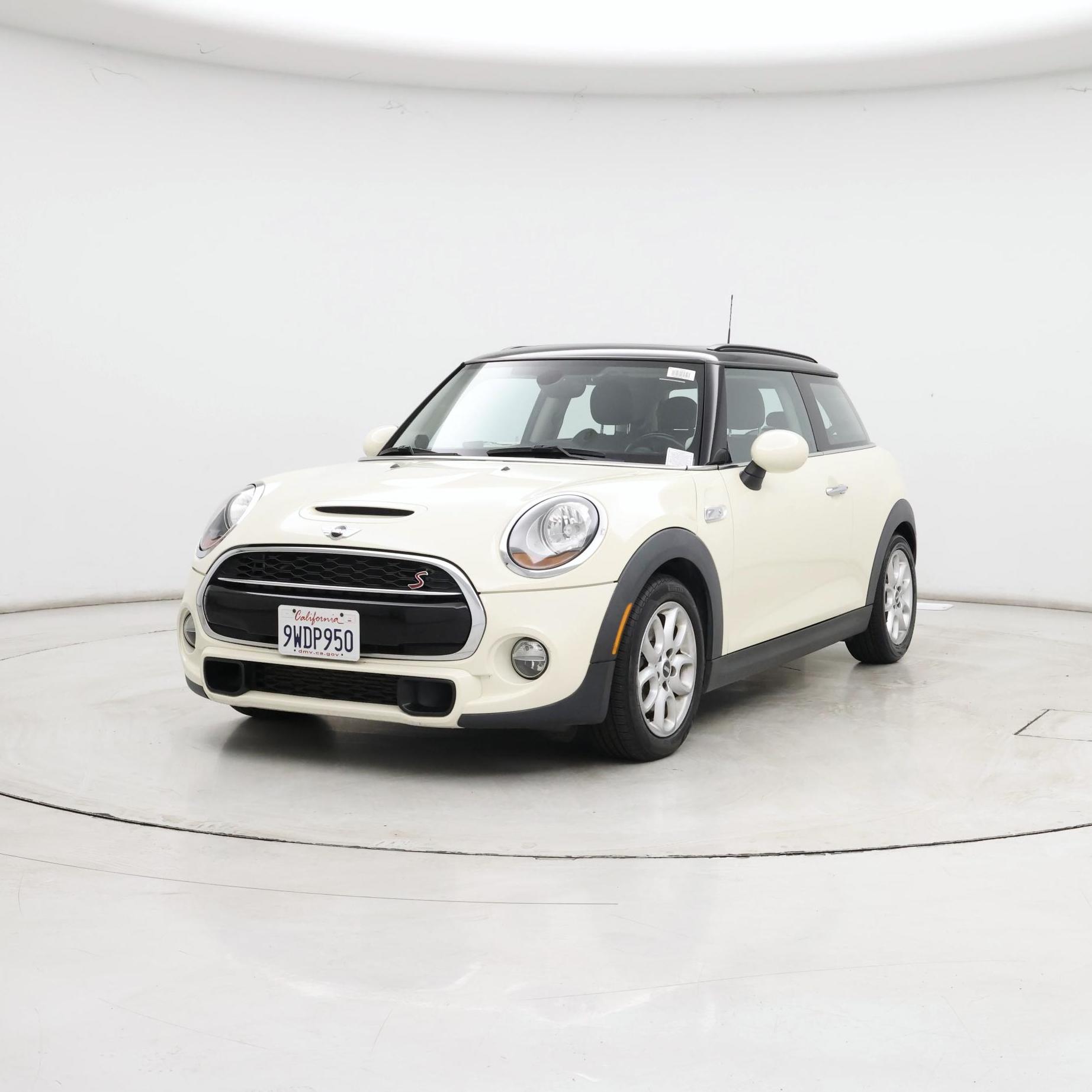 Thumbnail: 2016 MINI Cooper Hardtop - 4