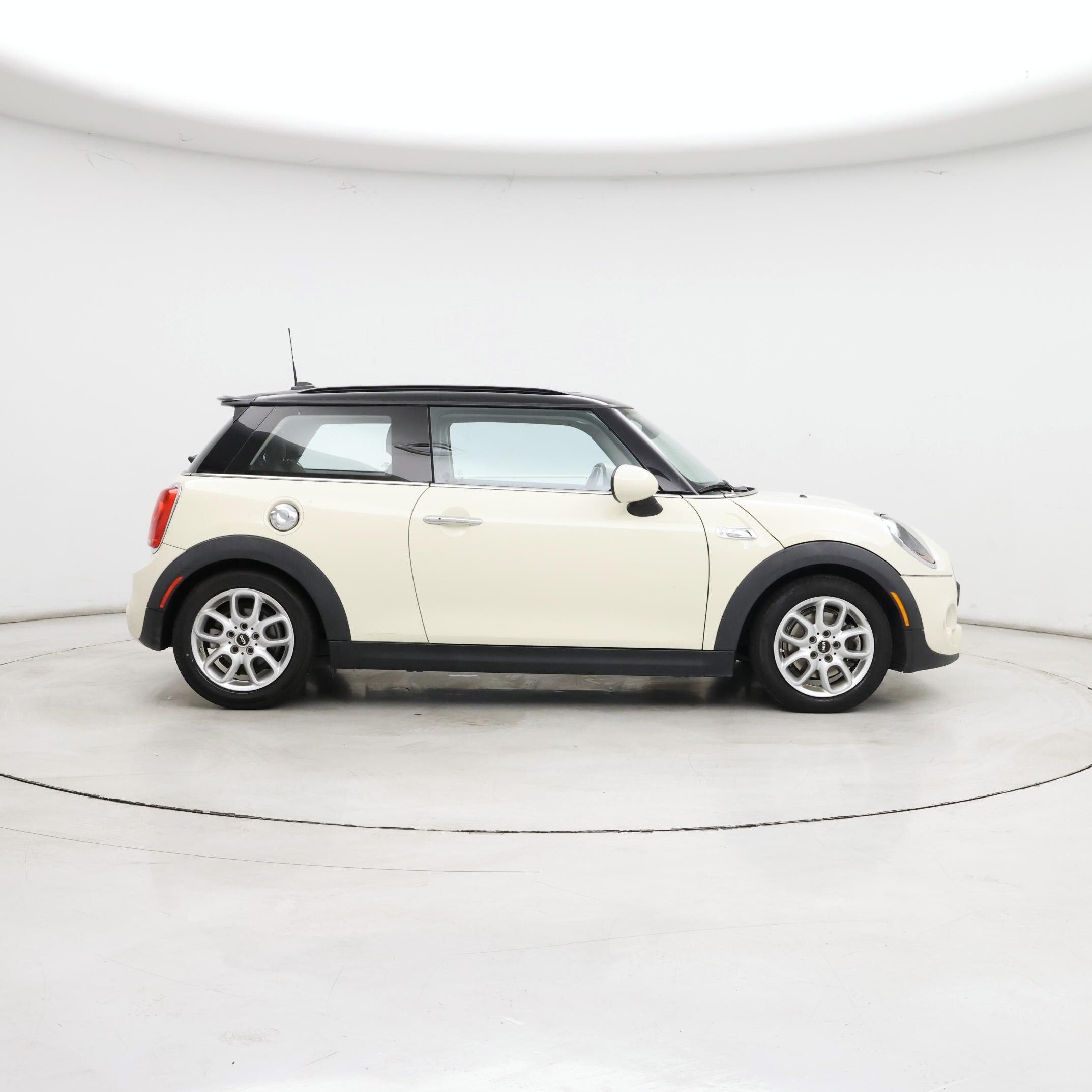 Thumbnail: 2016 MINI Cooper Hardtop - 7