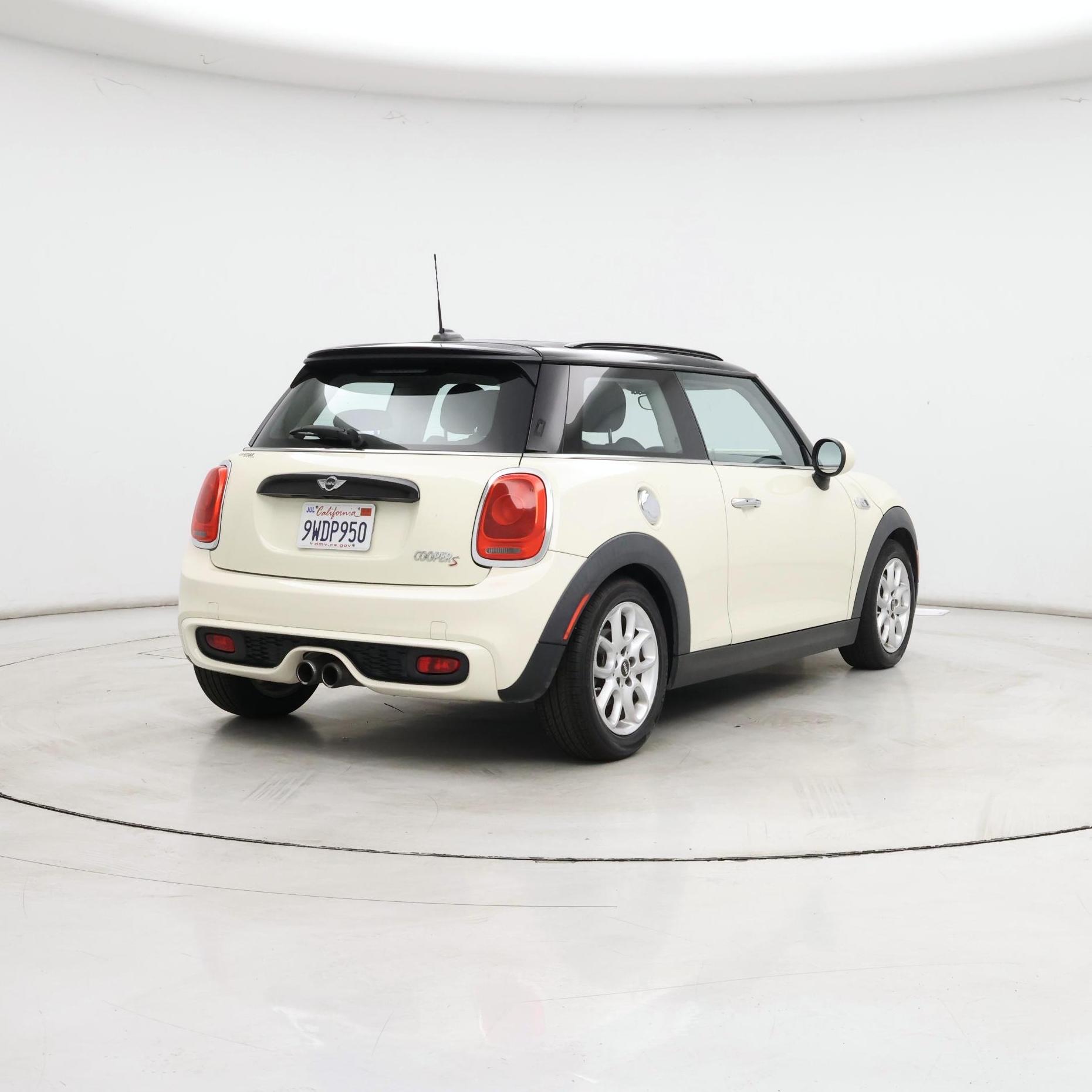 Thumbnail: 2016 MINI Cooper Hardtop - 8