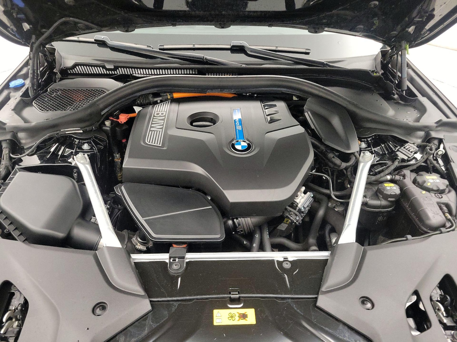 2018 BMW 5 Series 530e - Photo 24