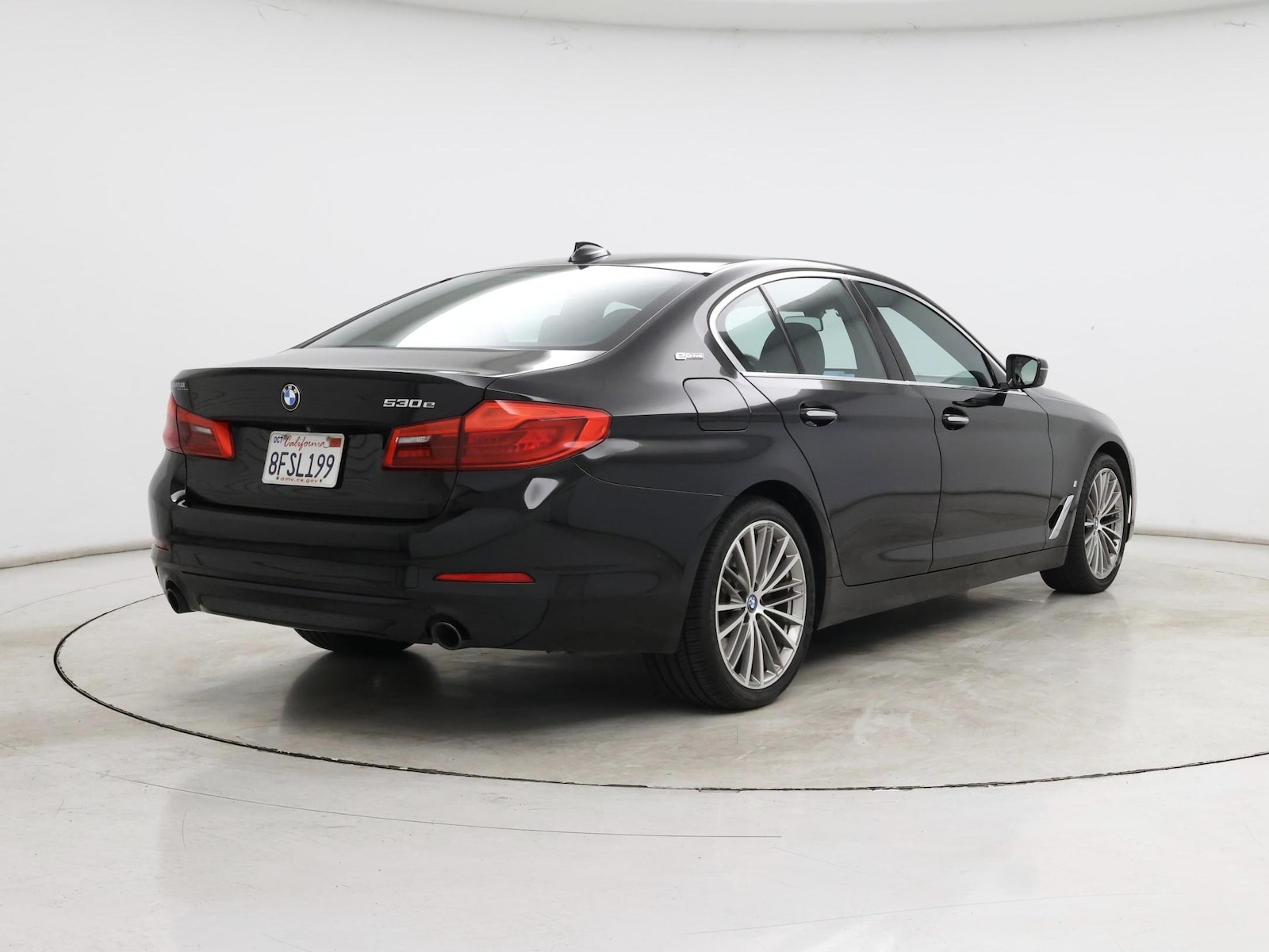 2018 BMW 5 Series 530e - Photo 9