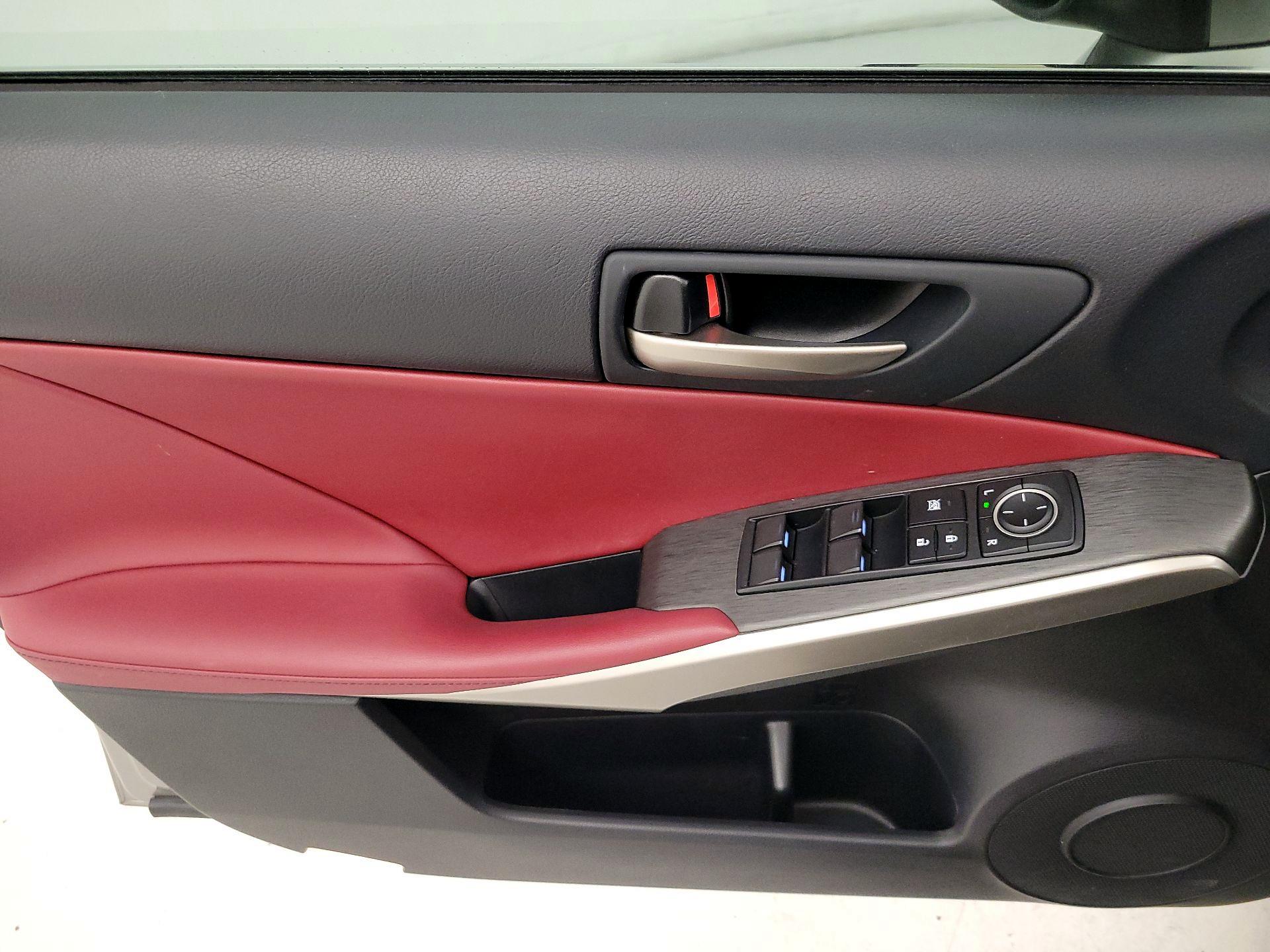 Thumbnail: 2020 Lexus IS - 12