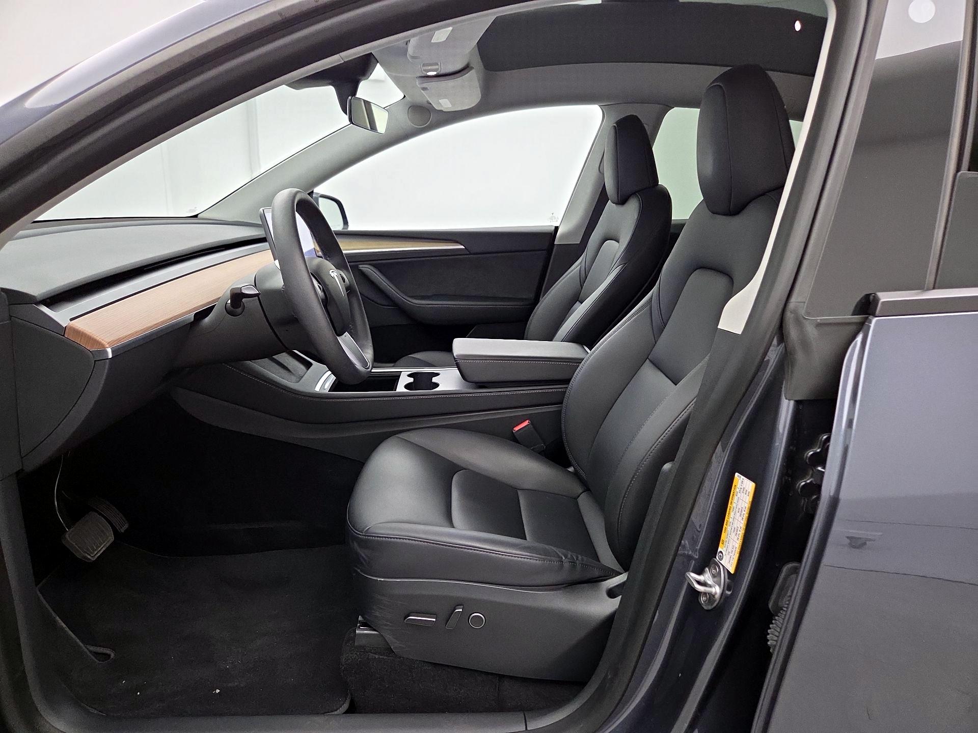 Thumbnail: 2023 Tesla Model Y - 11