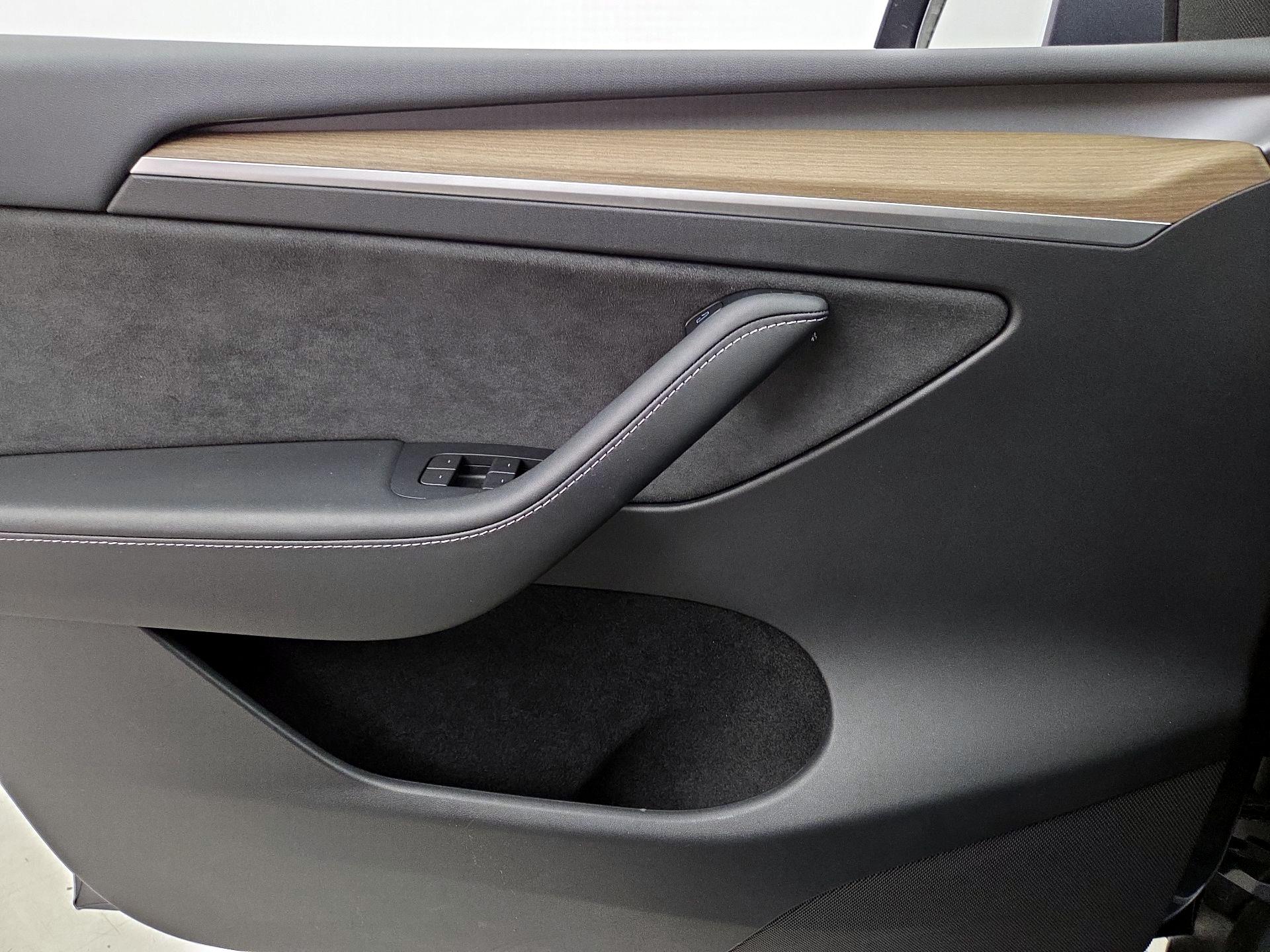 Thumbnail: 2023 Tesla Model Y - 12