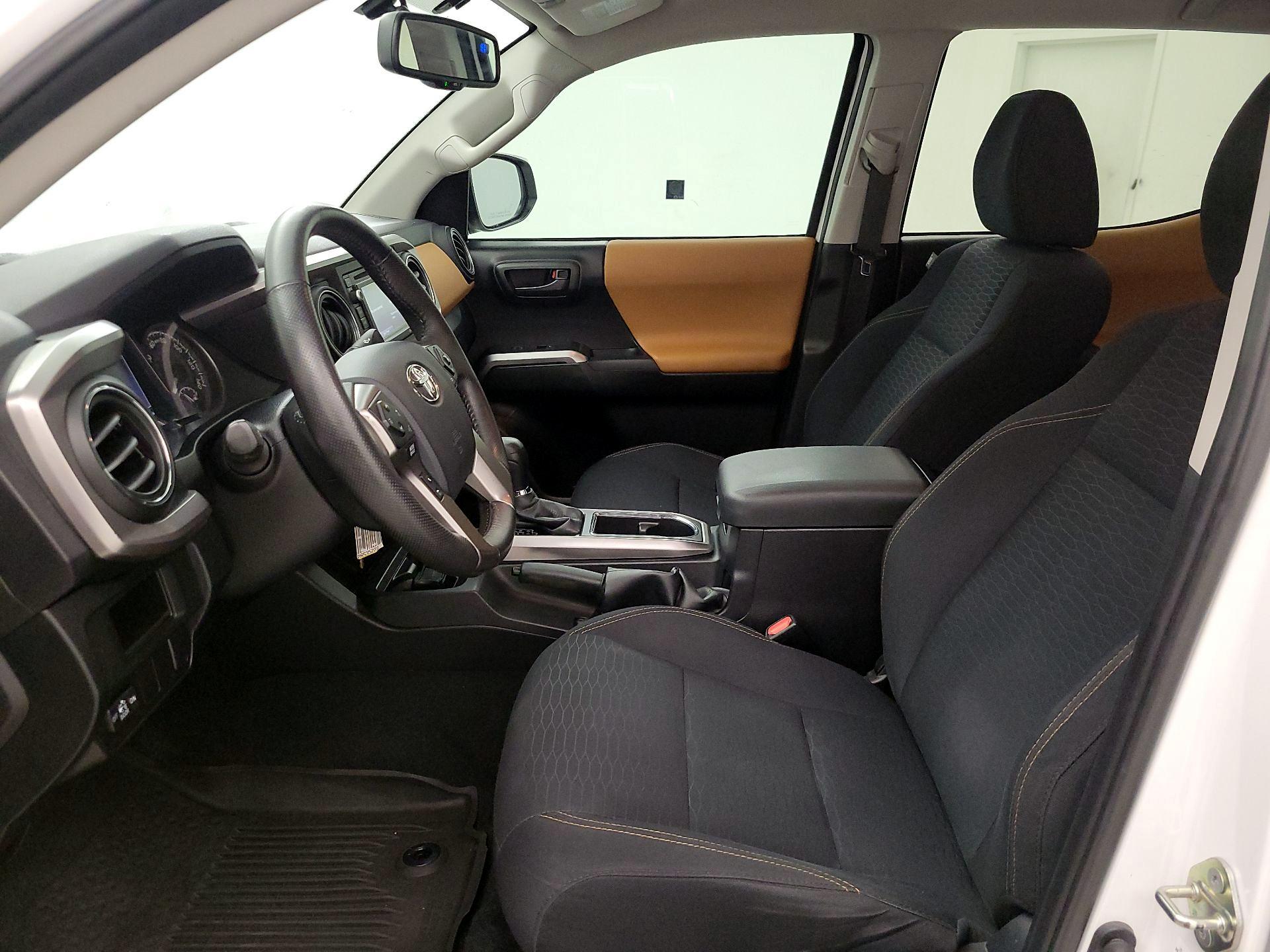 Thumbnail: 2017 Toyota Tacoma - 11