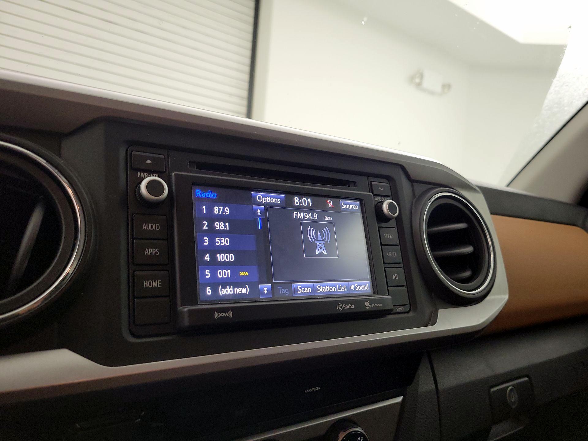 Thumbnail: 2017 Toyota Tacoma - 15