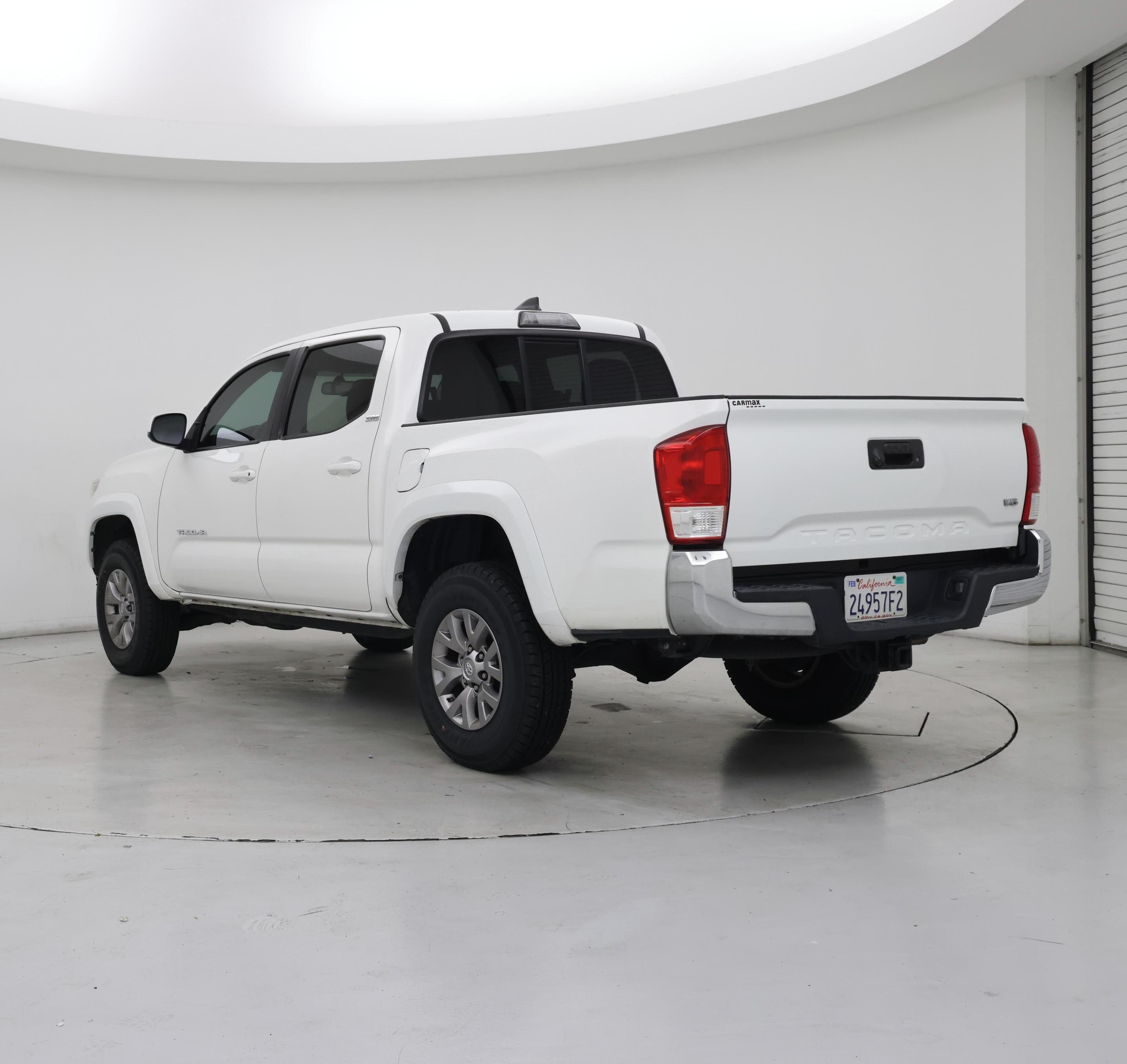 Thumbnail: 2017 Toyota Tacoma - 2