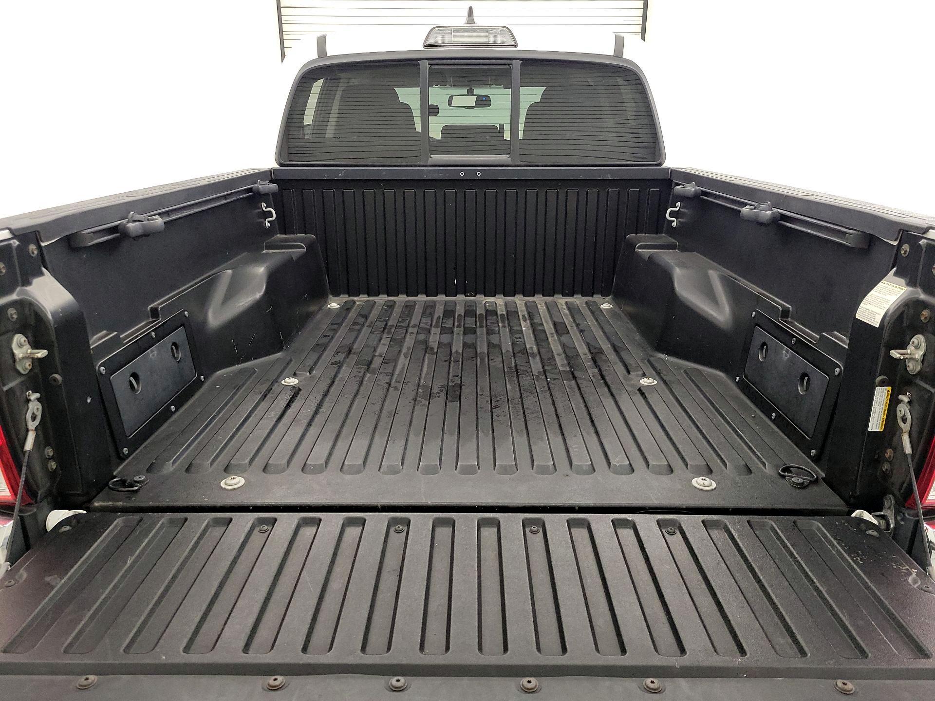 Thumbnail: 2017 Toyota Tacoma - 20