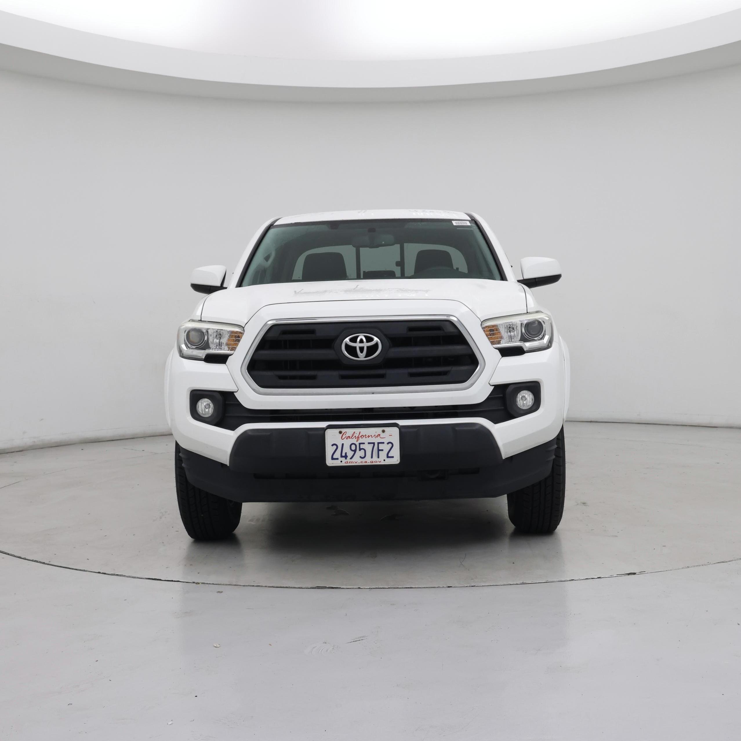 Thumbnail: 2017 Toyota Tacoma - 5