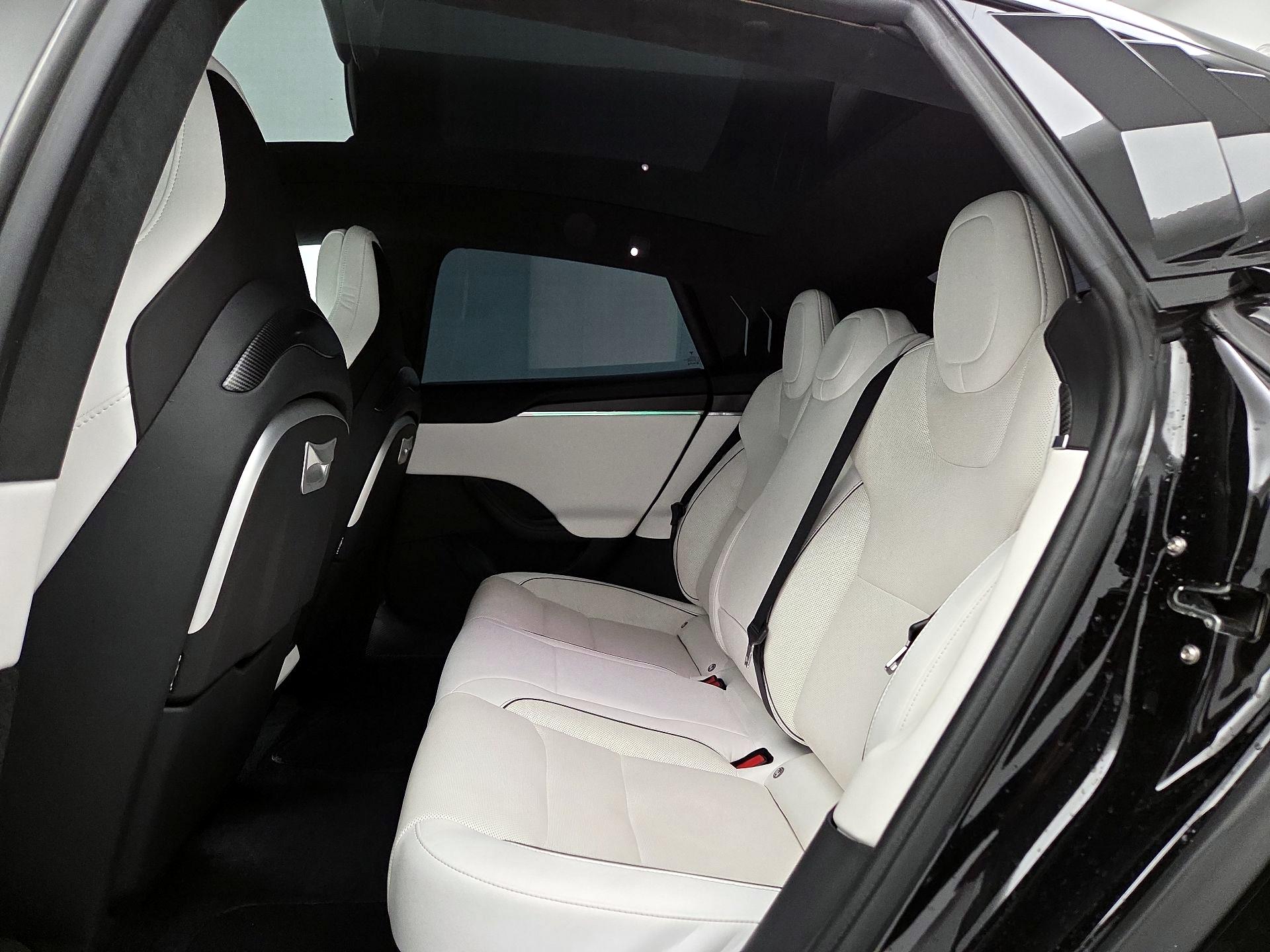 Thumbnail: 2022 Tesla Model S - 19