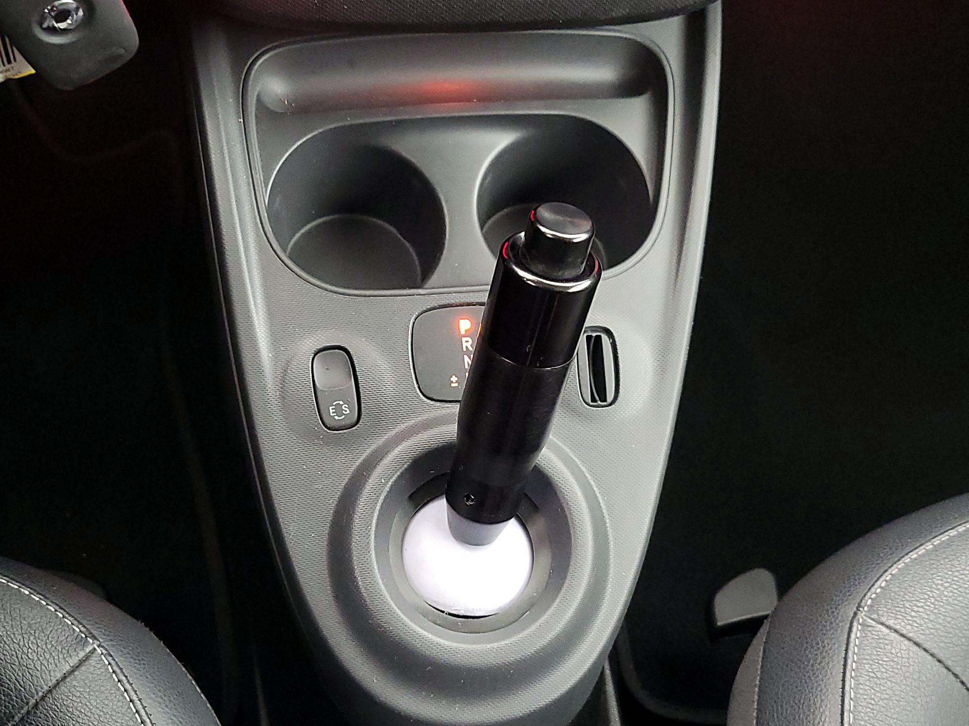 Thumbnail: 2016 smart fortwo - 16