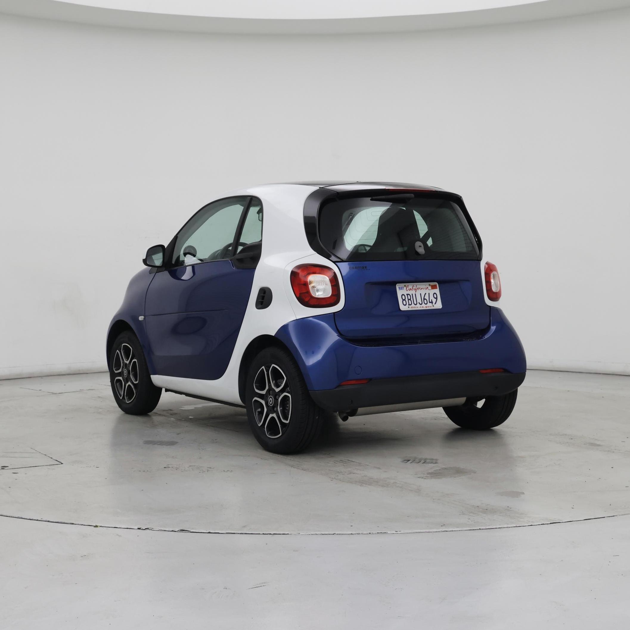 Thumbnail: 2016 smart fortwo - 2