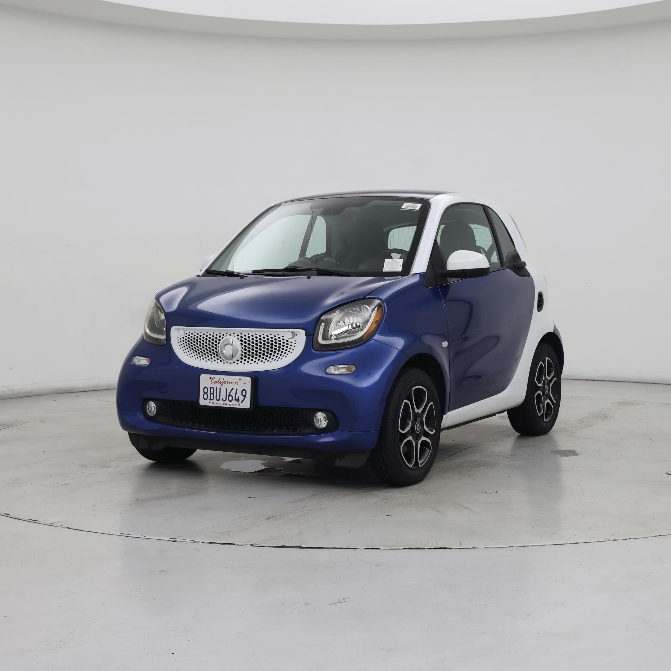 Thumbnail: 2016 smart fortwo - 4