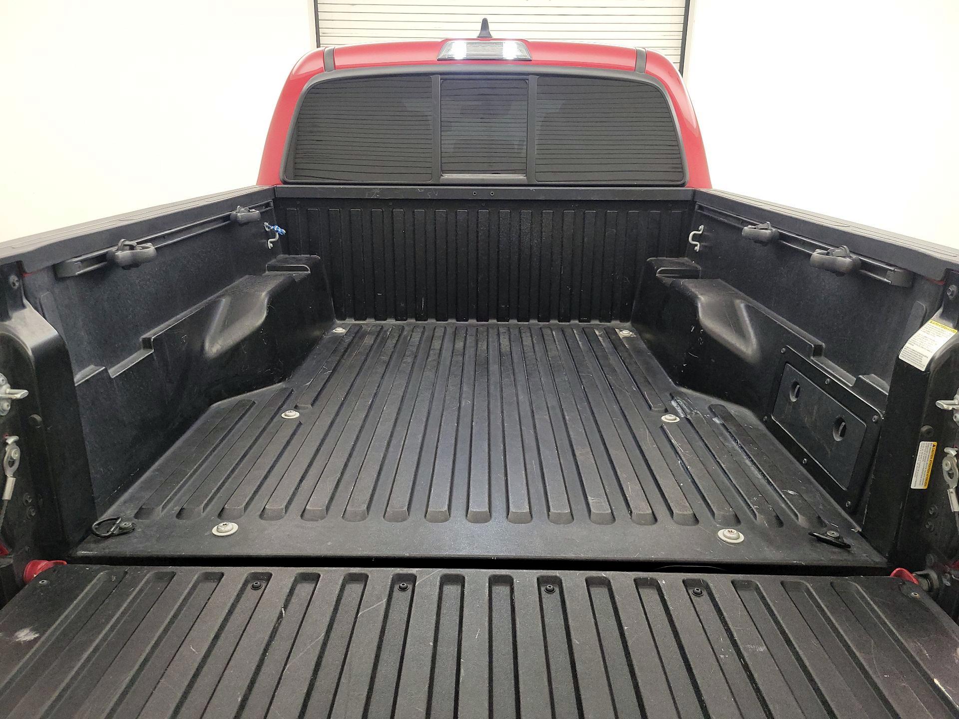Thumbnail: 2021 Toyota Tacoma - 20