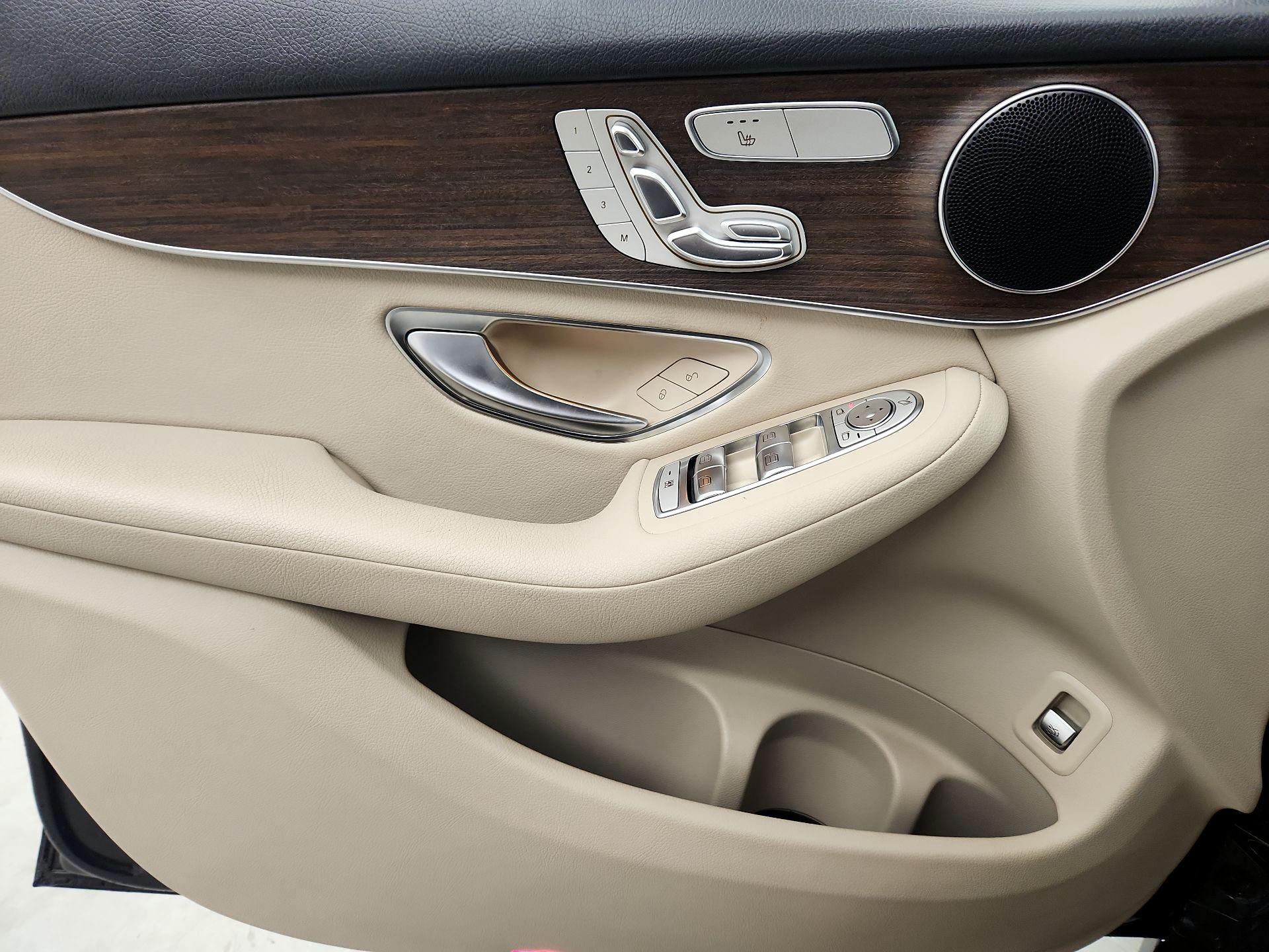 Thumbnail: 2020 Mercedes-Benz GLC - 12