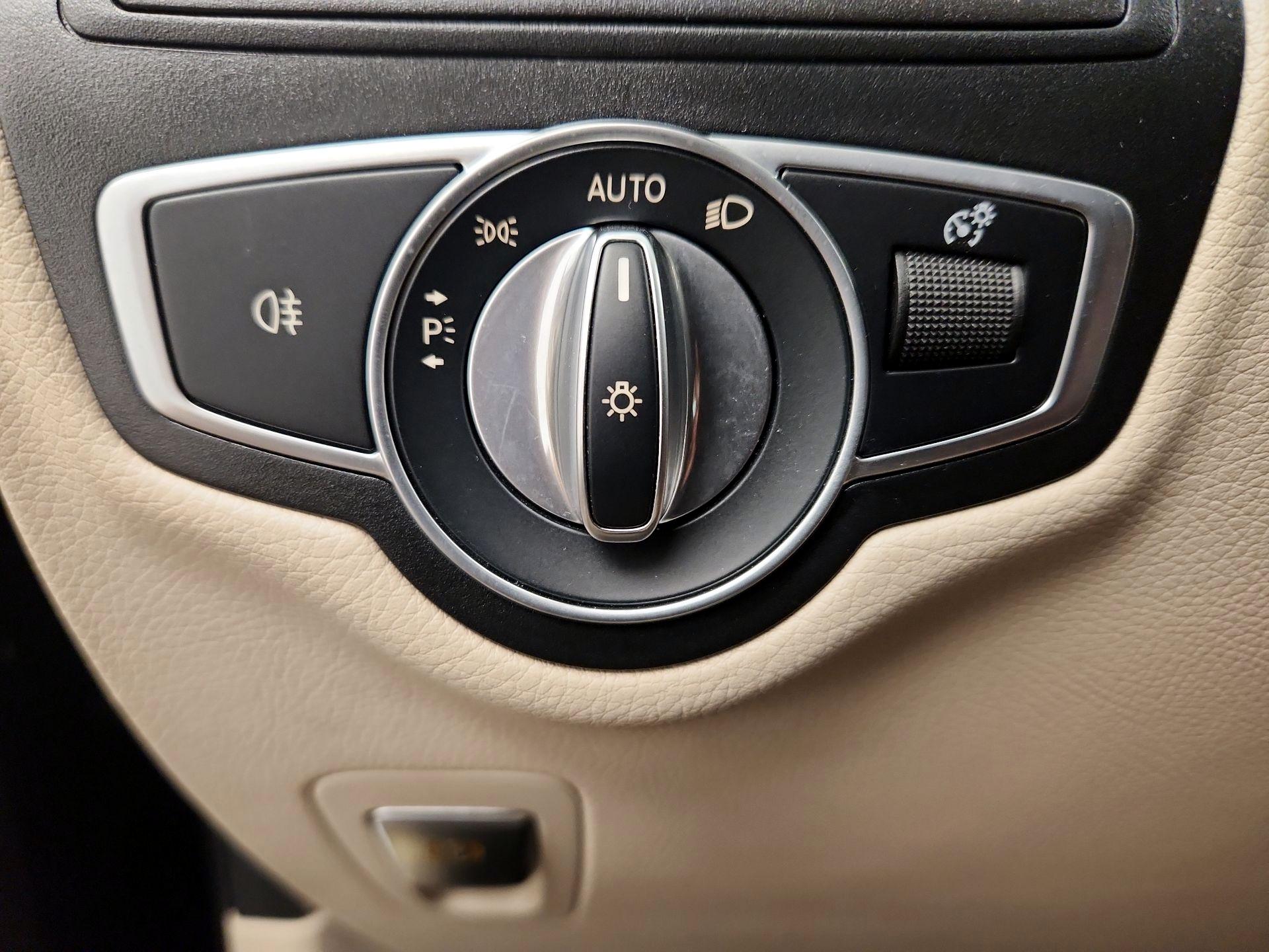 Thumbnail: 2020 Mercedes-Benz GLC - 13