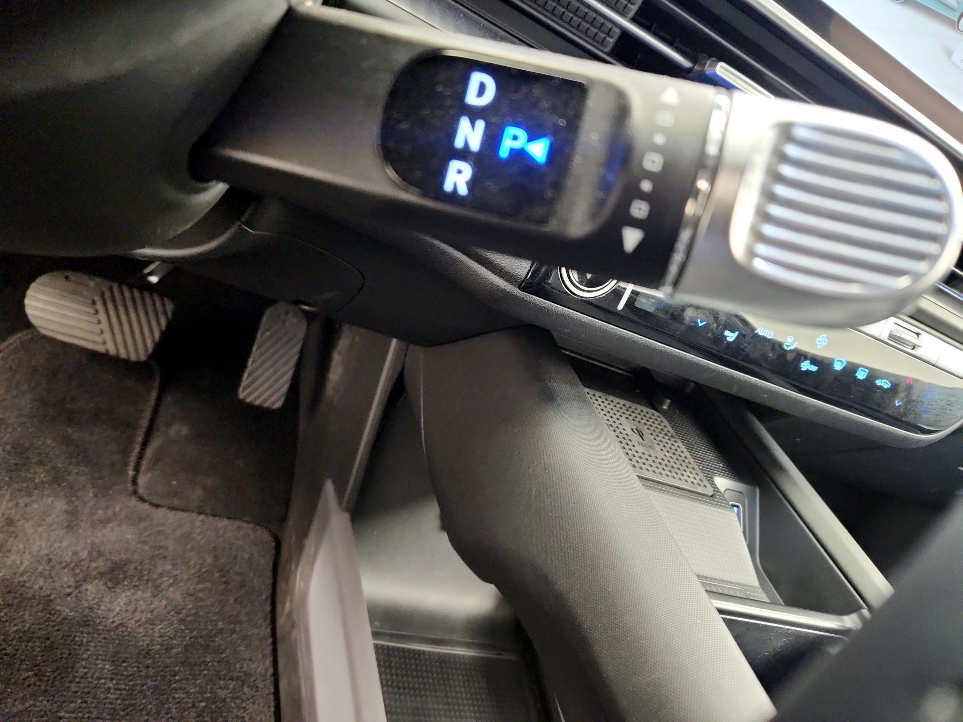 Thumbnail: 2023 Hyundai Ioniq 6 - 18