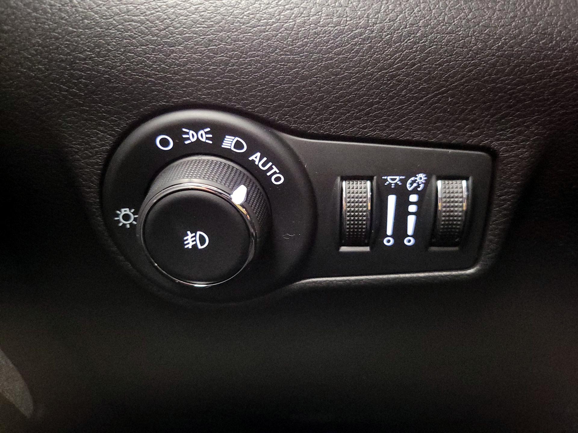 Thumbnail: 2023 Jeep Compass - 13