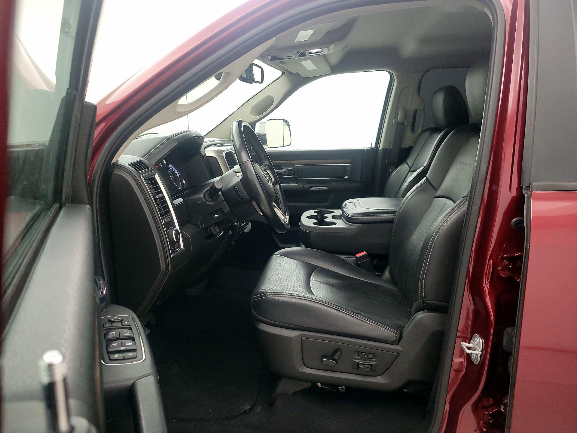 Thumbnail: 2019 RAM 1500 Classic - 11