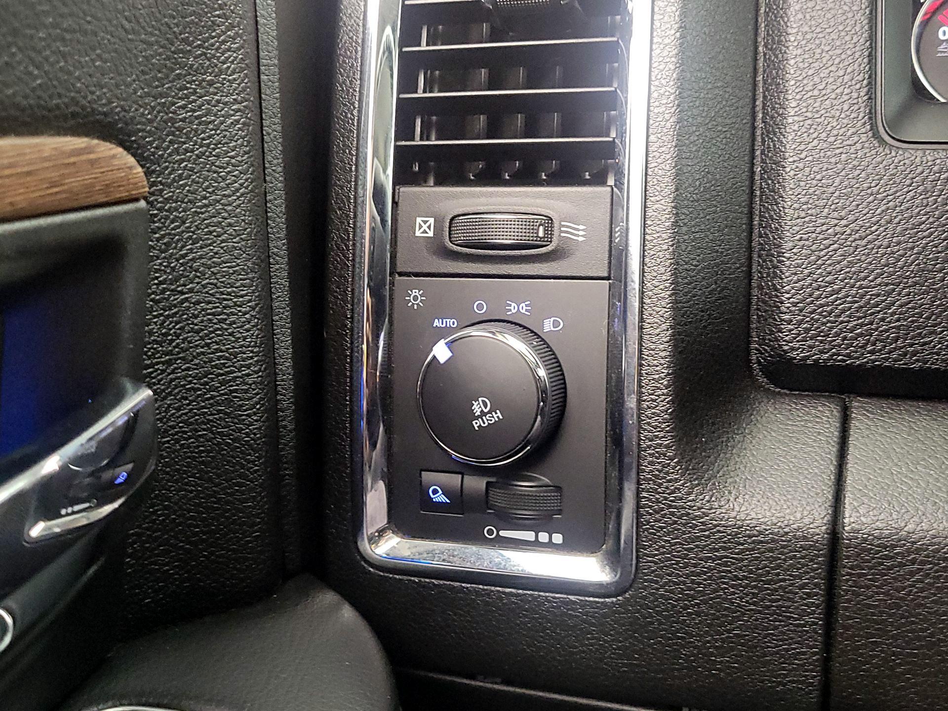 Thumbnail: 2019 RAM 1500 Classic - 13