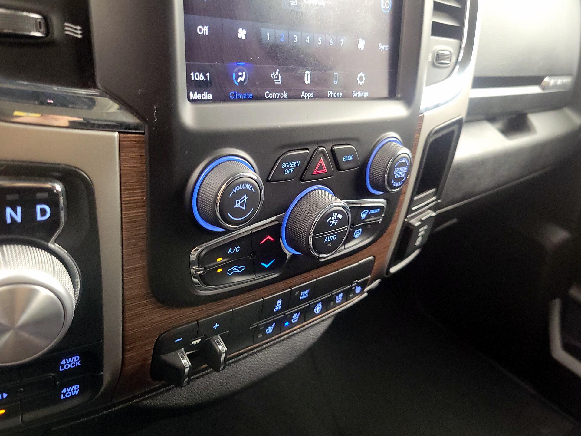 Thumbnail: 2019 RAM 1500 Classic - 16