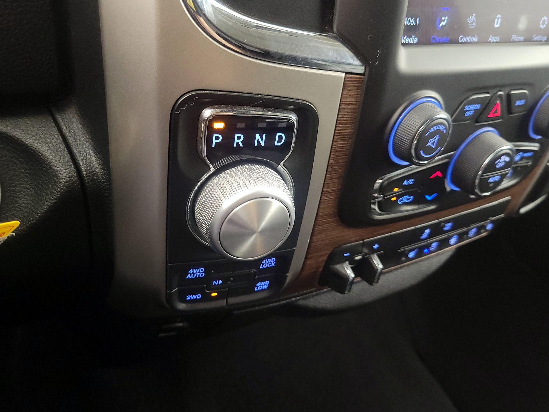 Thumbnail: 2019 RAM 1500 Classic - 17