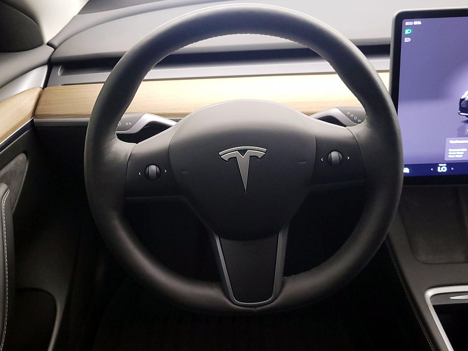 Thumbnail: 2023 Tesla Model 3 - 10