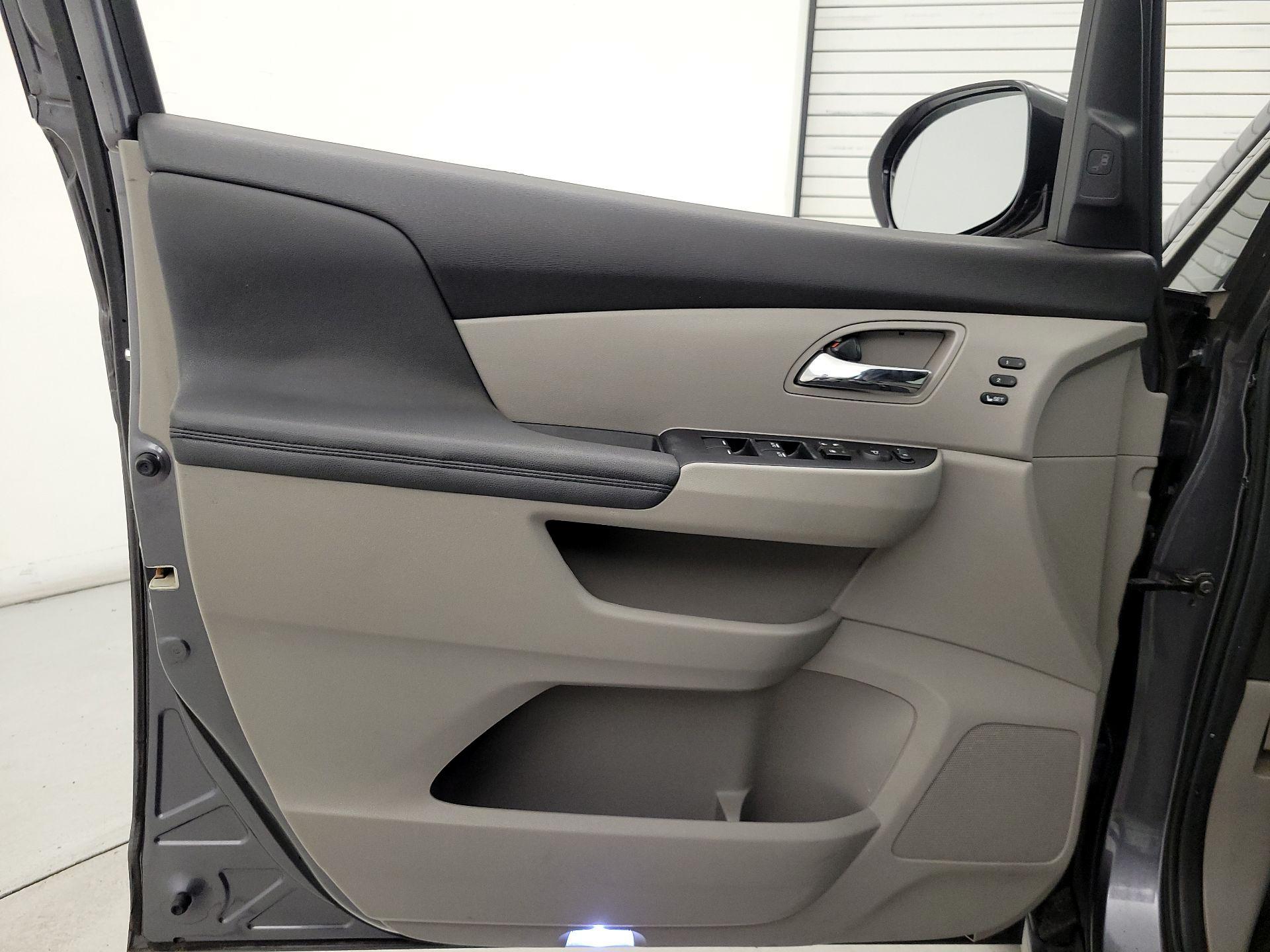 Thumbnail: 2014 Honda Odyssey - 12