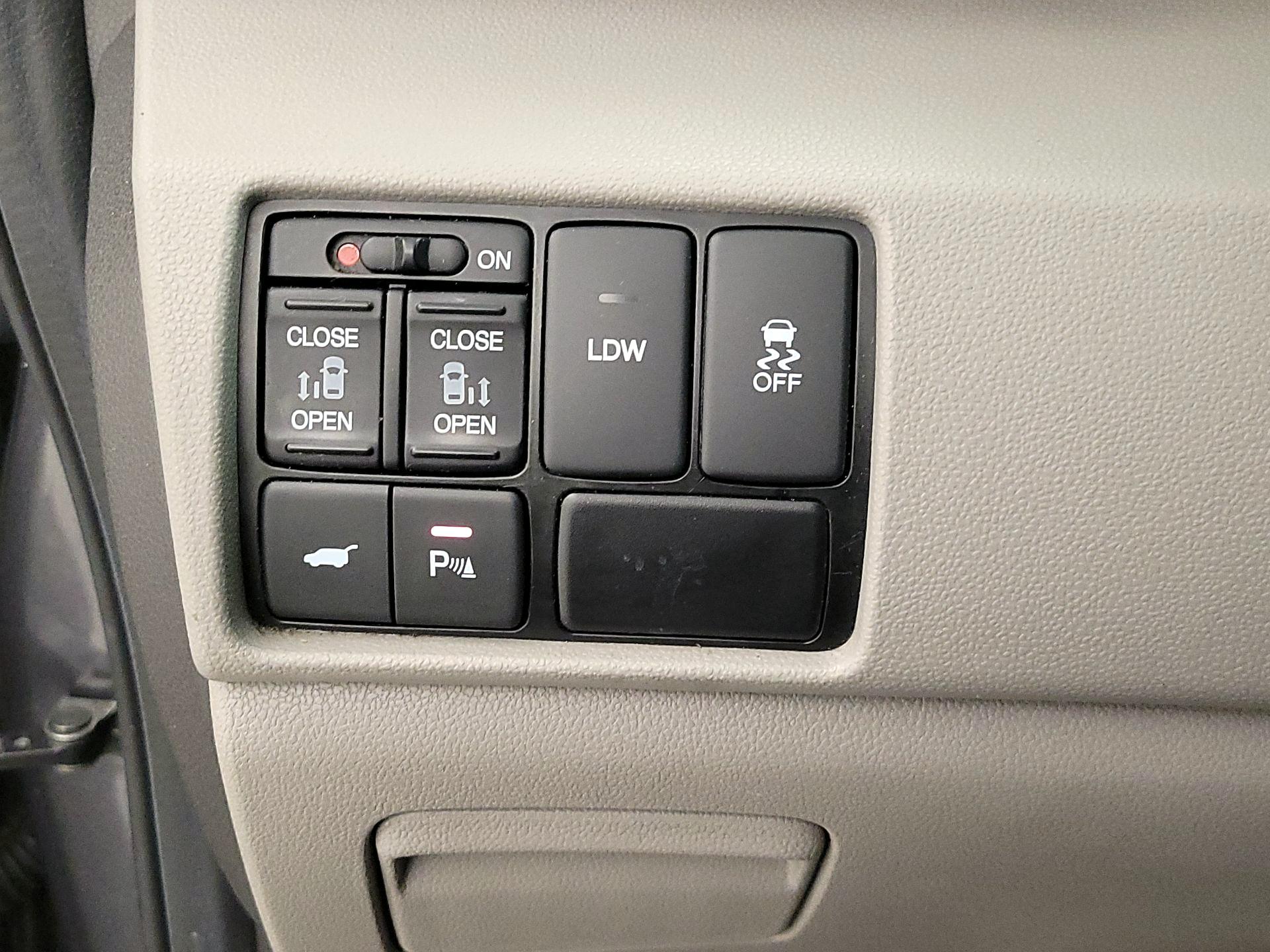 Thumbnail: 2014 Honda Odyssey - 13