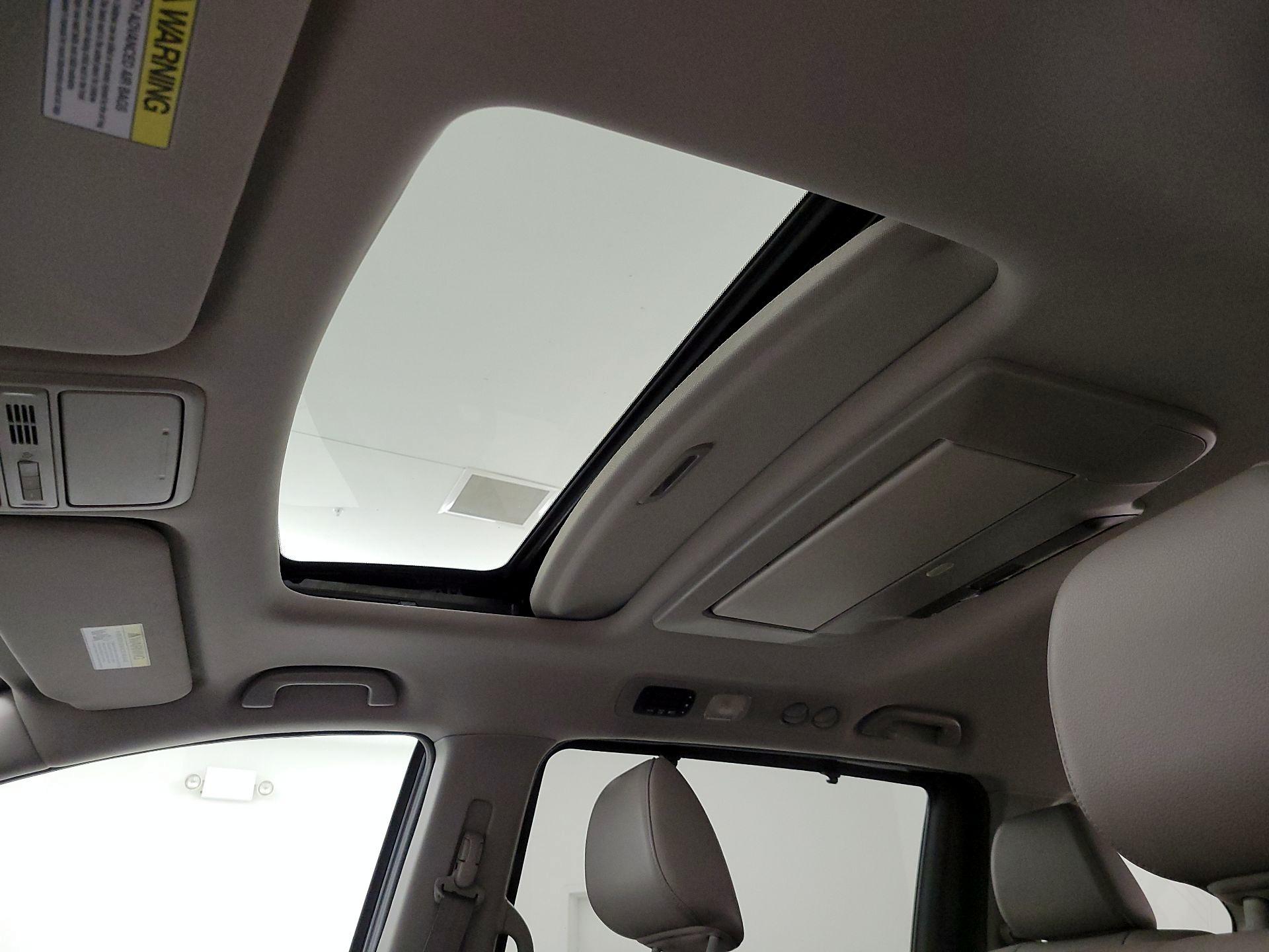 Thumbnail: 2014 Honda Odyssey - 20