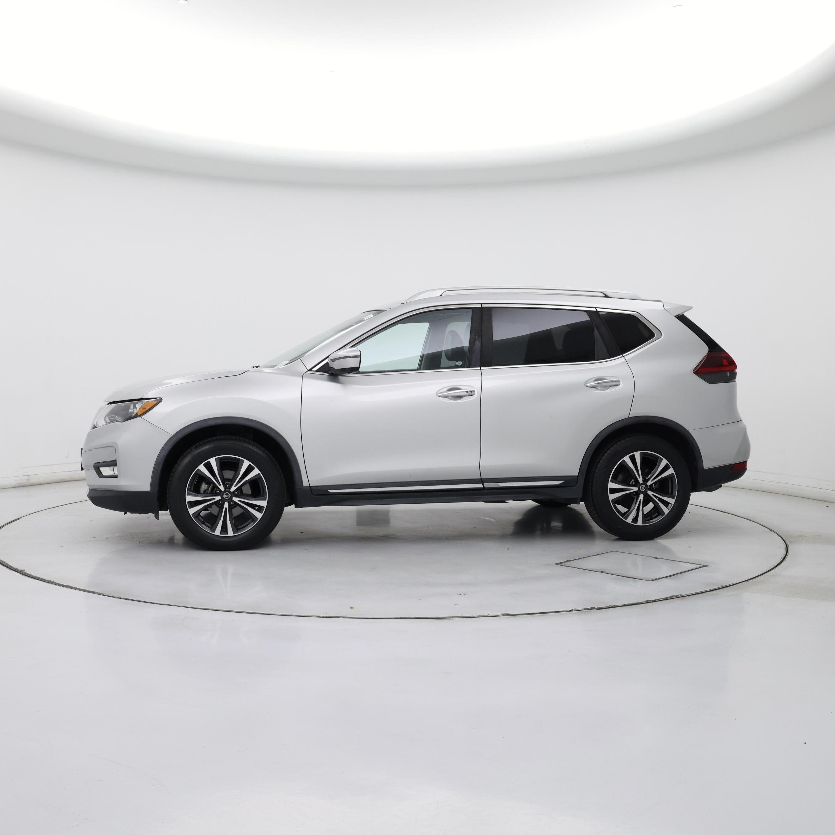 Thumbnail: 2018 Nissan Rogue - 3