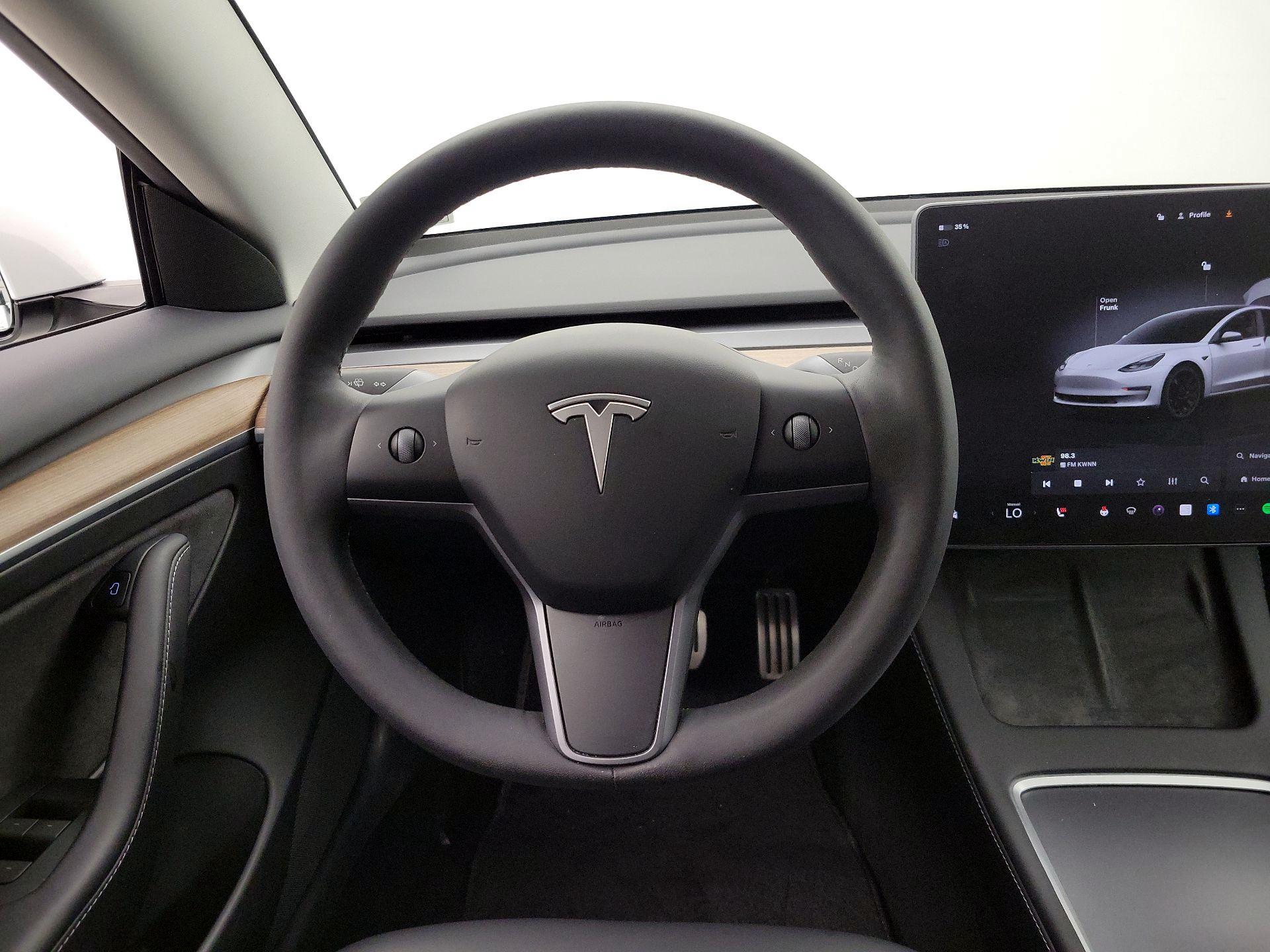 Thumbnail: 2023 Tesla Model 3 - 10