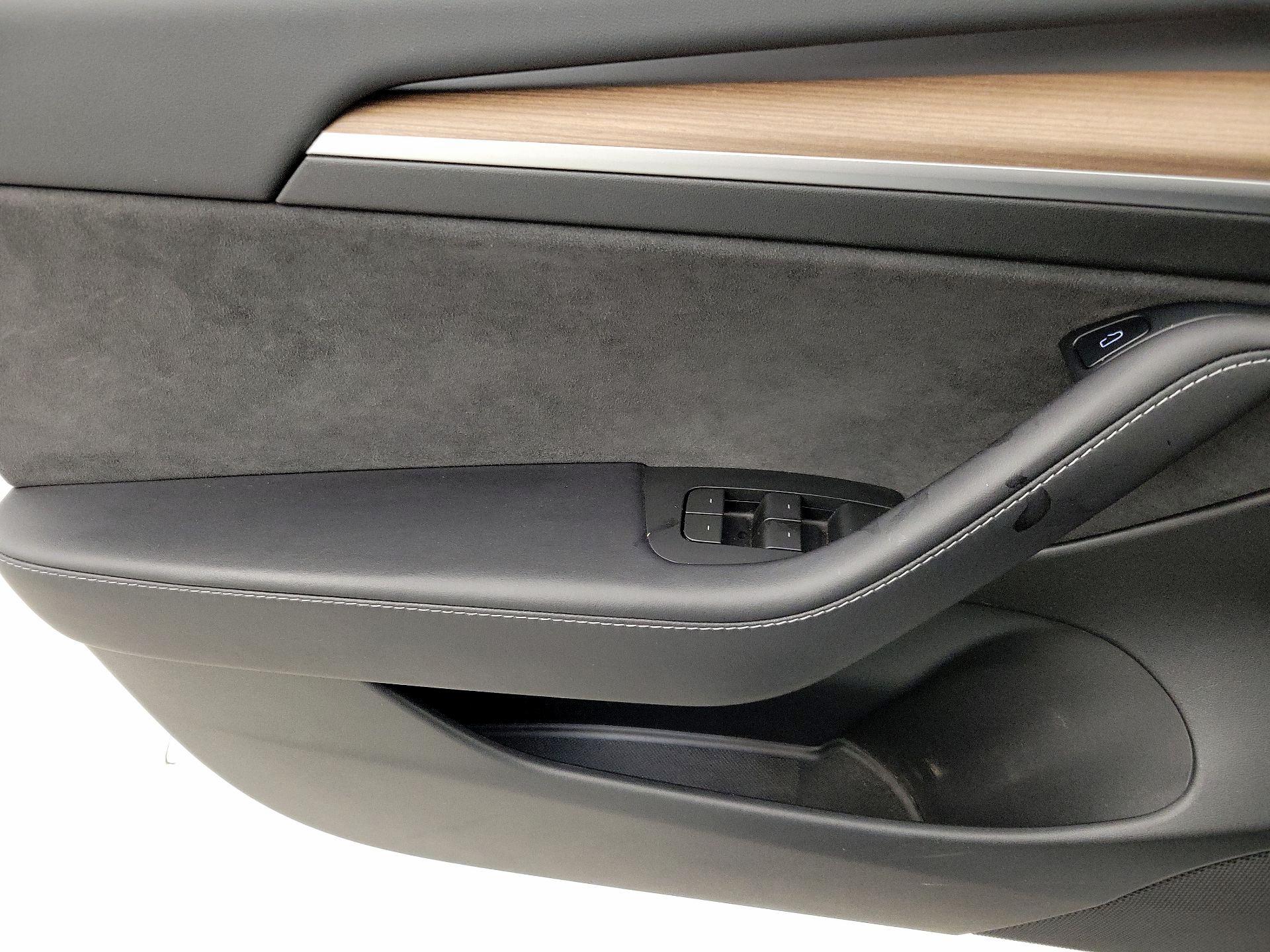 Thumbnail: 2023 Tesla Model 3 - 12