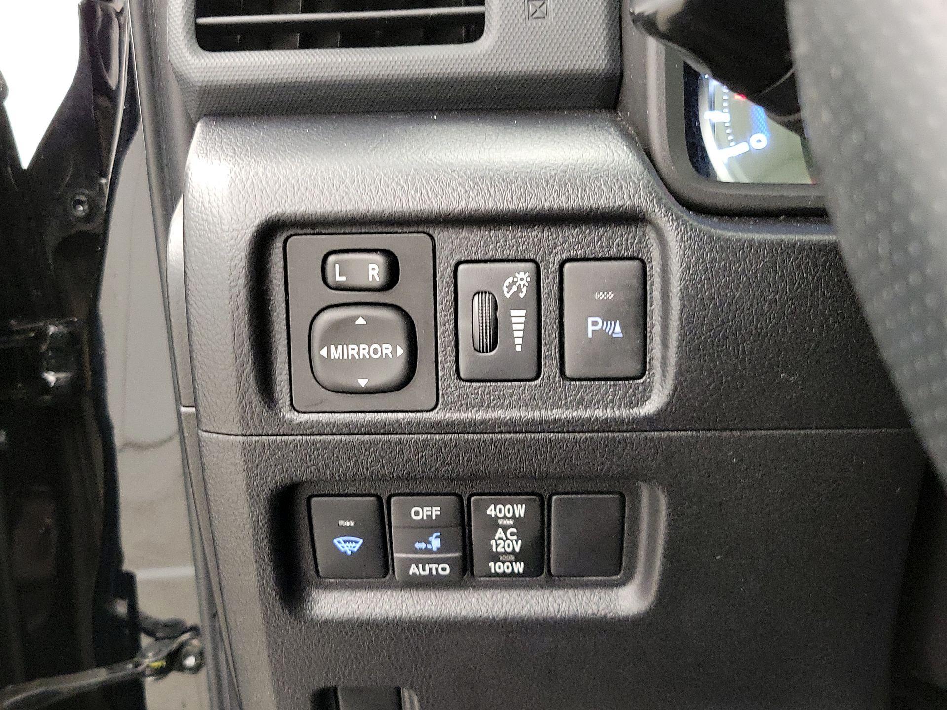 Thumbnail: 2017 Toyota 4Runner - 13