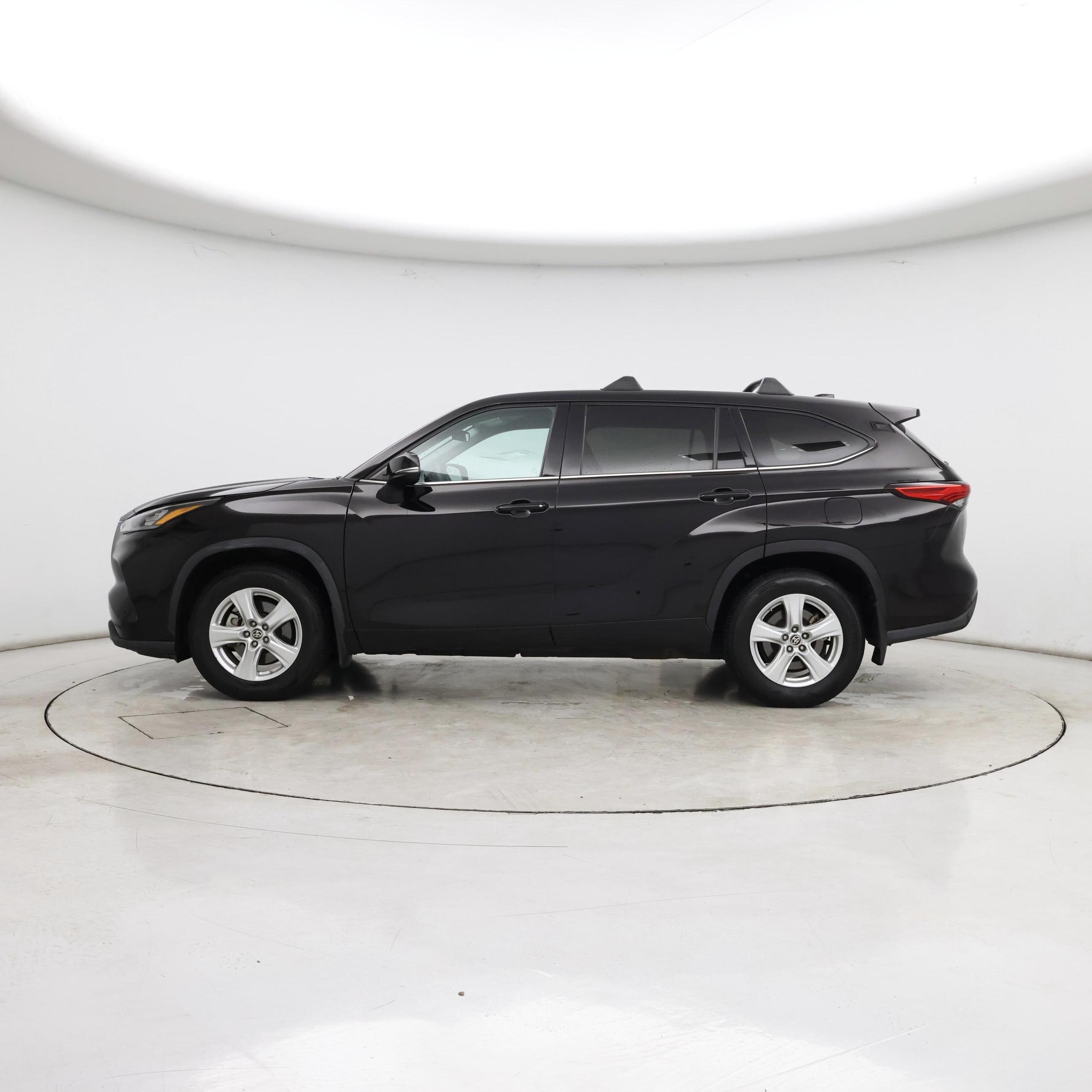 Thumbnail: 2020 Toyota Highlander - 3