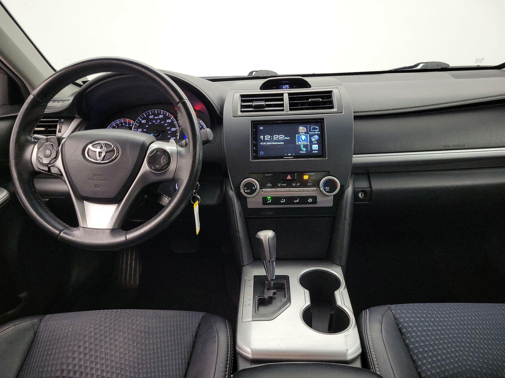 Thumbnail: 2014 Toyota Camry - 9