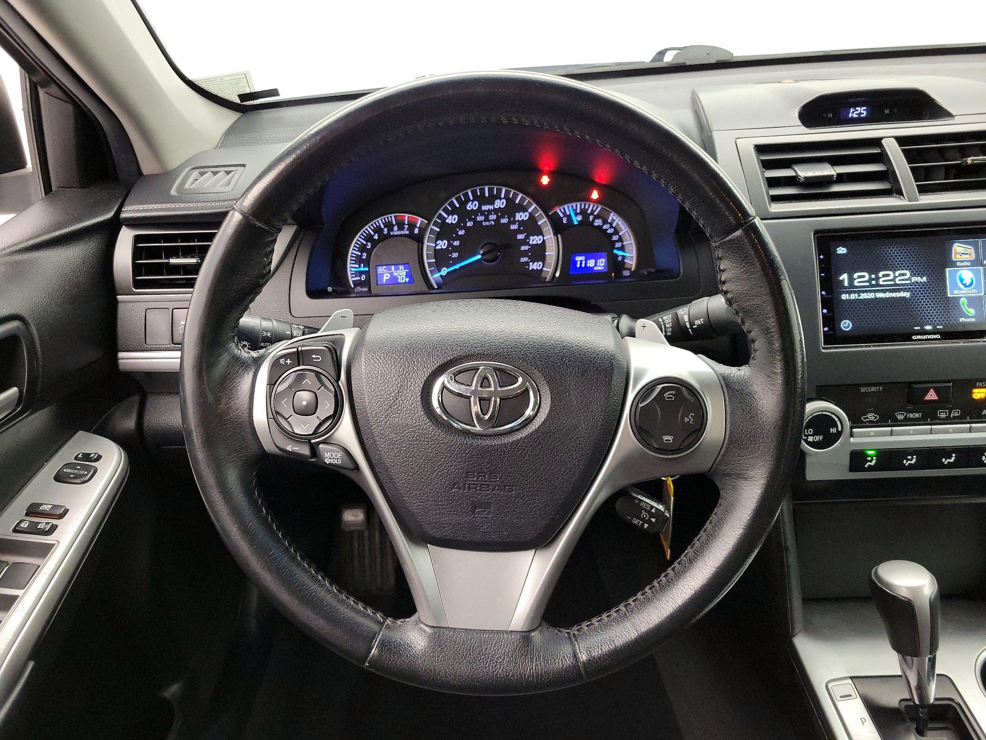 Thumbnail: 2014 Toyota Camry - 10