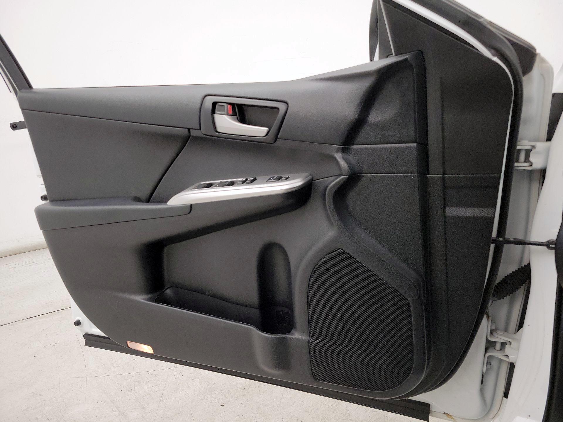 Thumbnail: 2014 Toyota Camry - 12