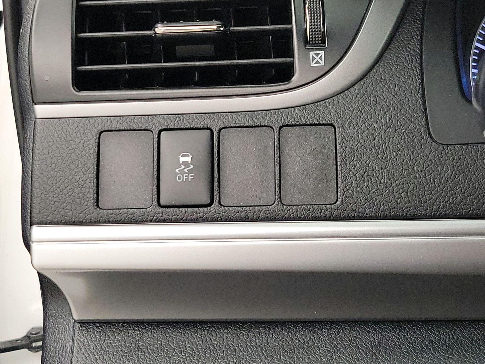 Thumbnail: 2014 Toyota Camry - 13