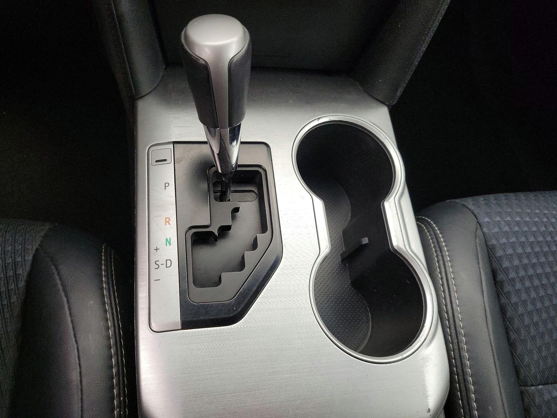 Thumbnail: 2014 Toyota Camry - 17