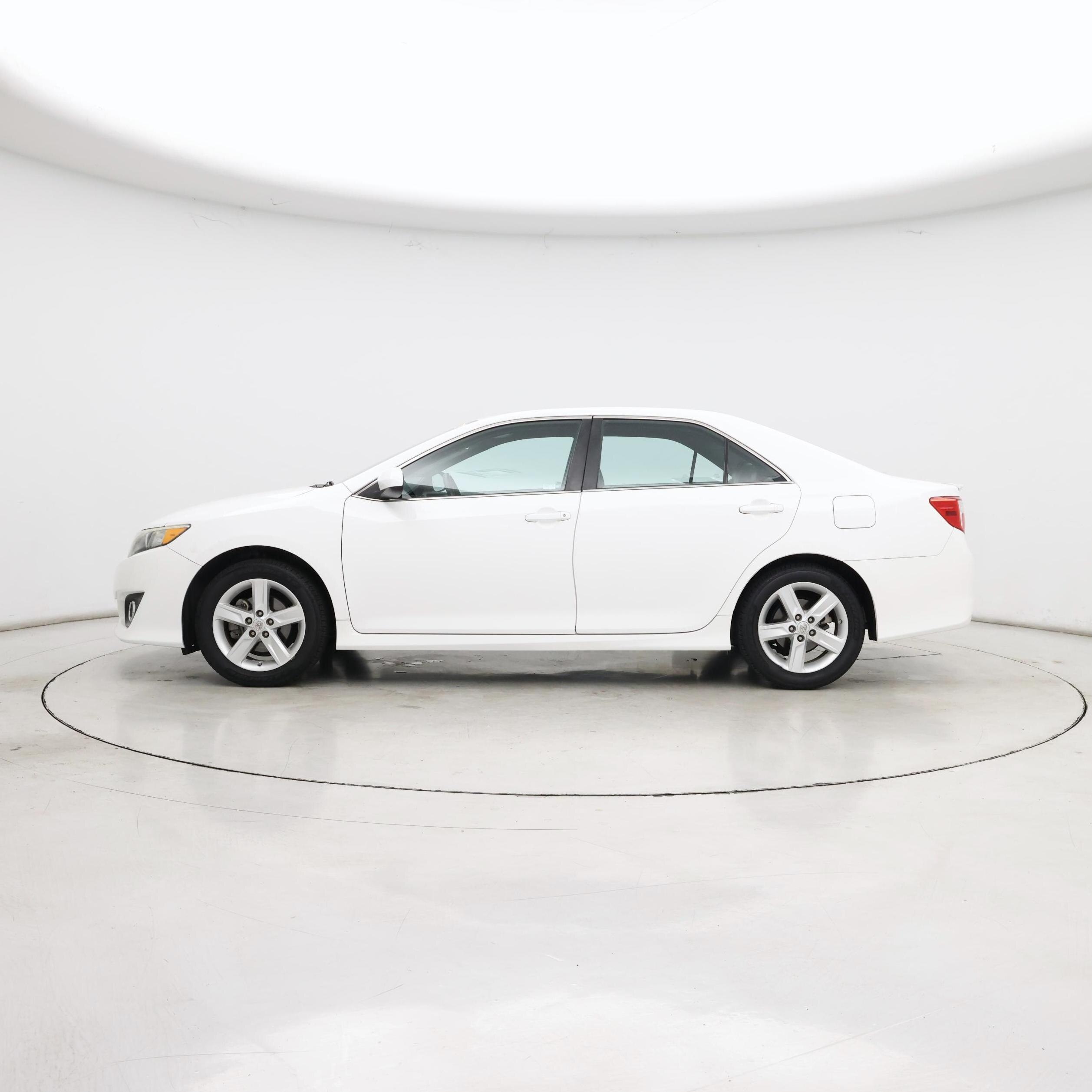 Thumbnail: 2014 Toyota Camry - 3