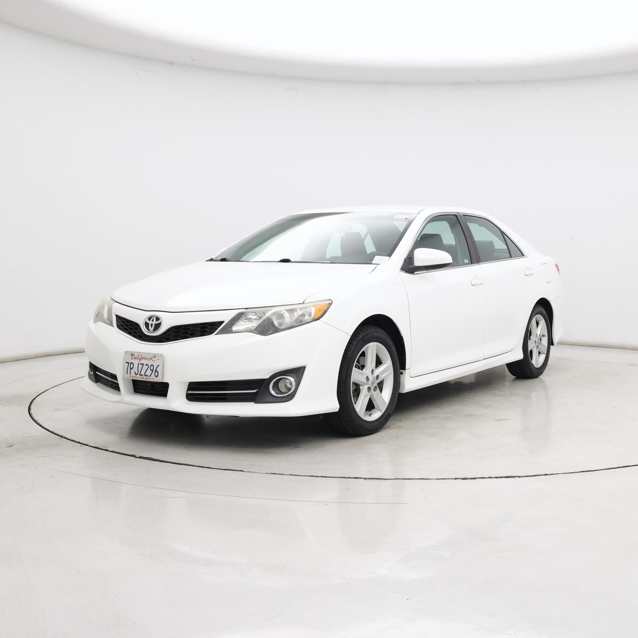 Thumbnail: 2014 Toyota Camry - 4