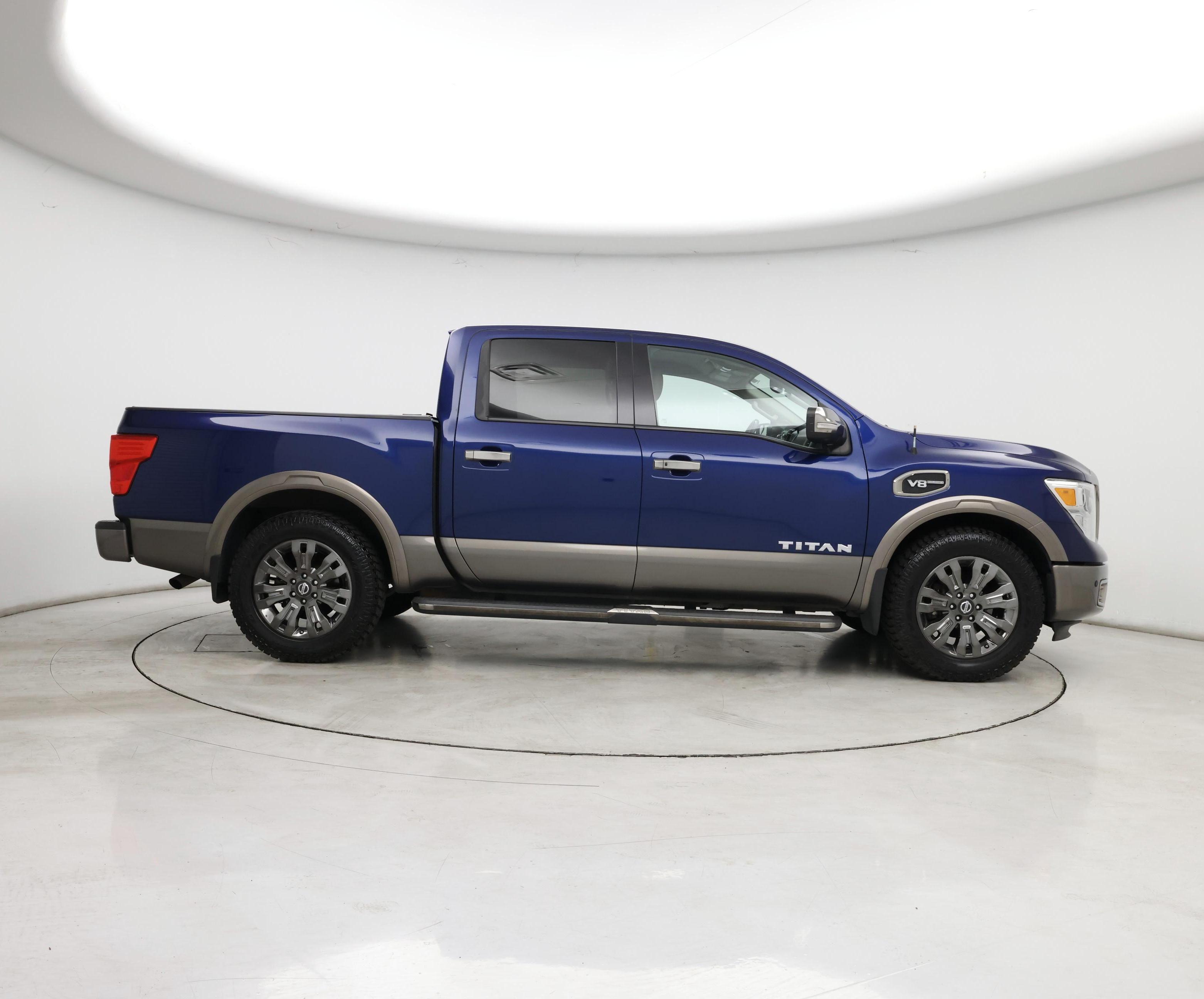 Thumbnail: 2017 Nissan Titan - 7