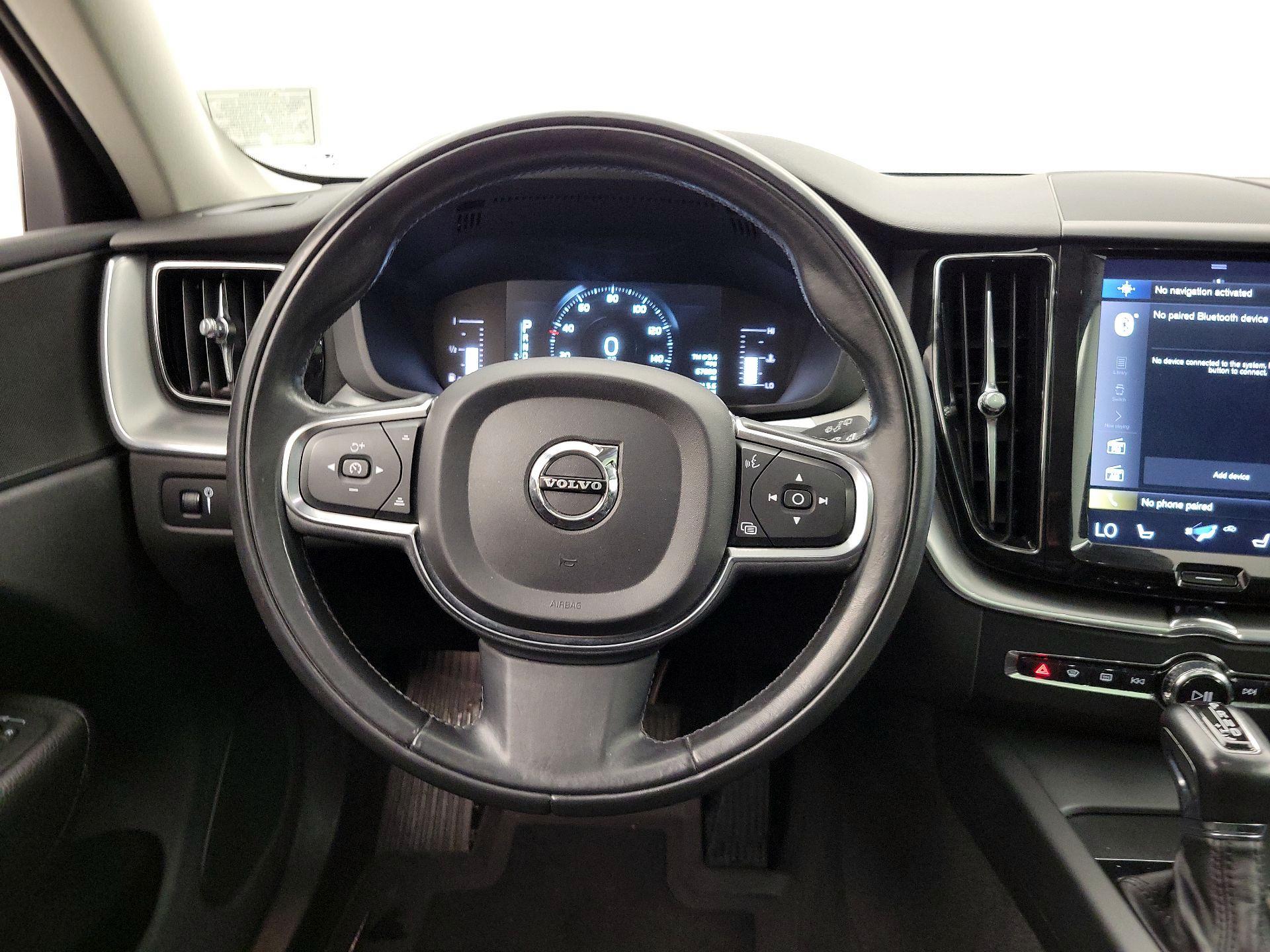 Thumbnail: 2019 Volvo XC60 - 10